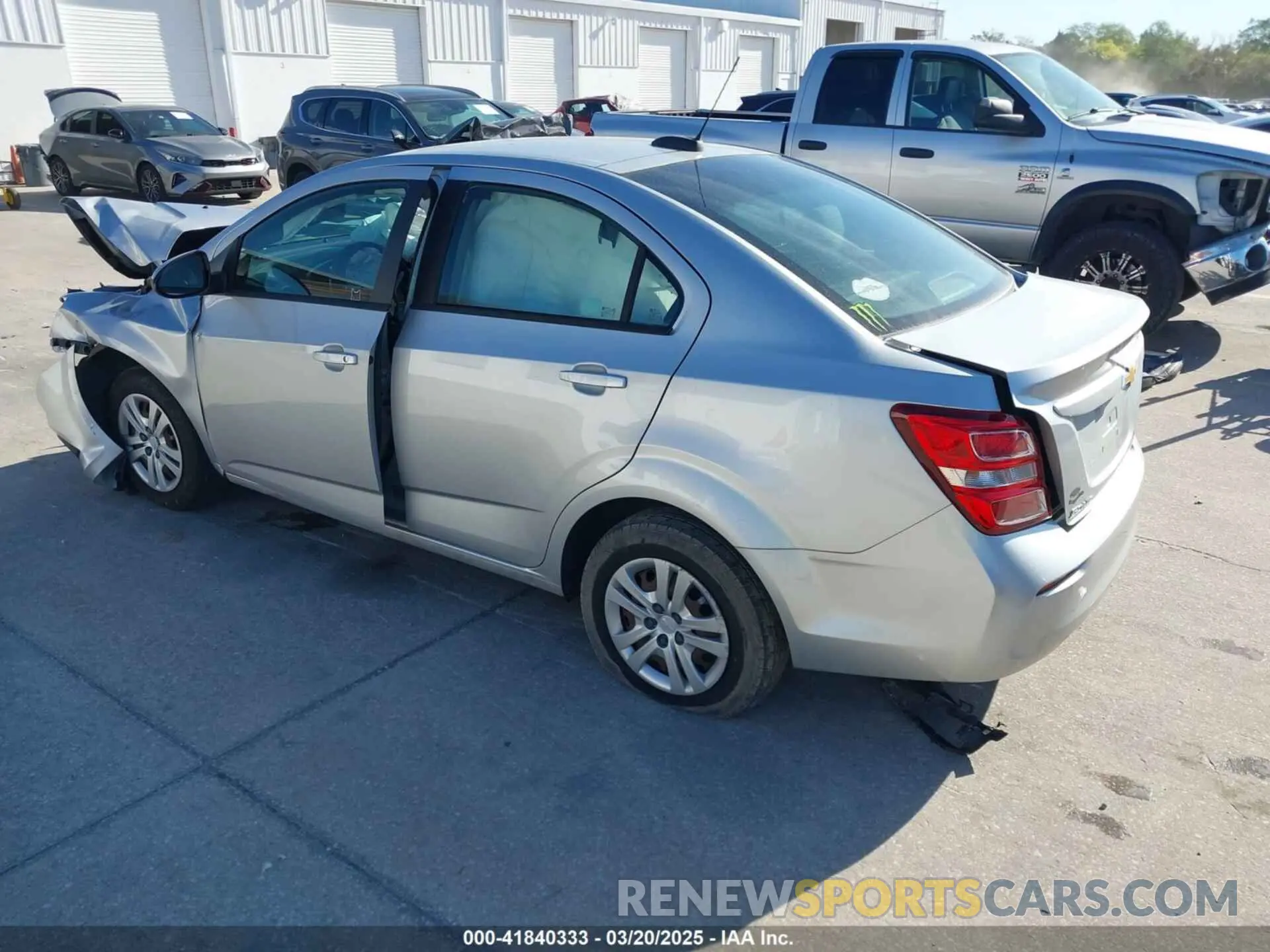 3 fotografías del automóvil dañado 1G1JB5SB0L4100812 CHEVROLET SONIC 2020