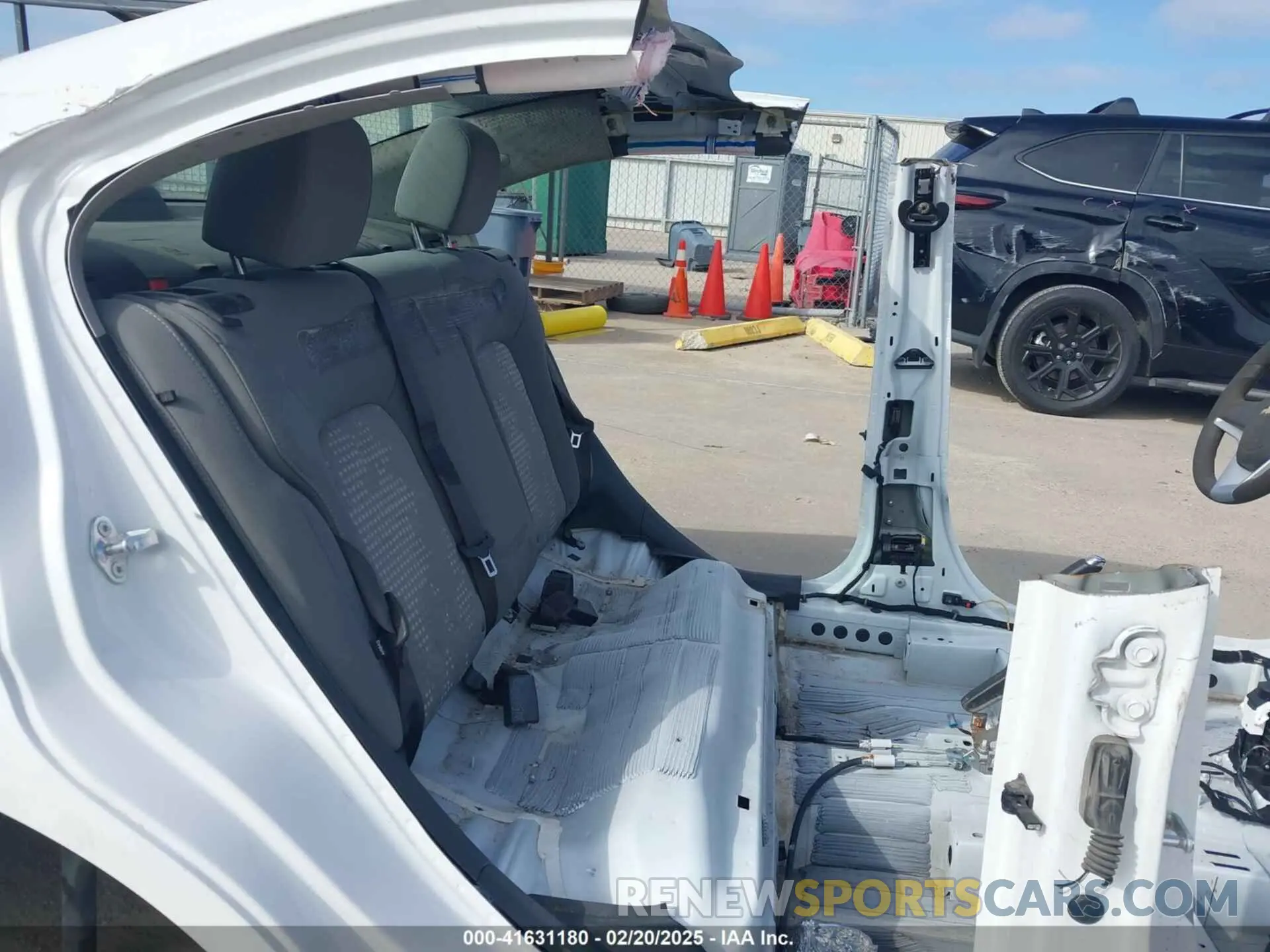 8 fotografías del automóvil dañado 1G1JB5SB0L4101538 CHEVROLET SONIC 2020