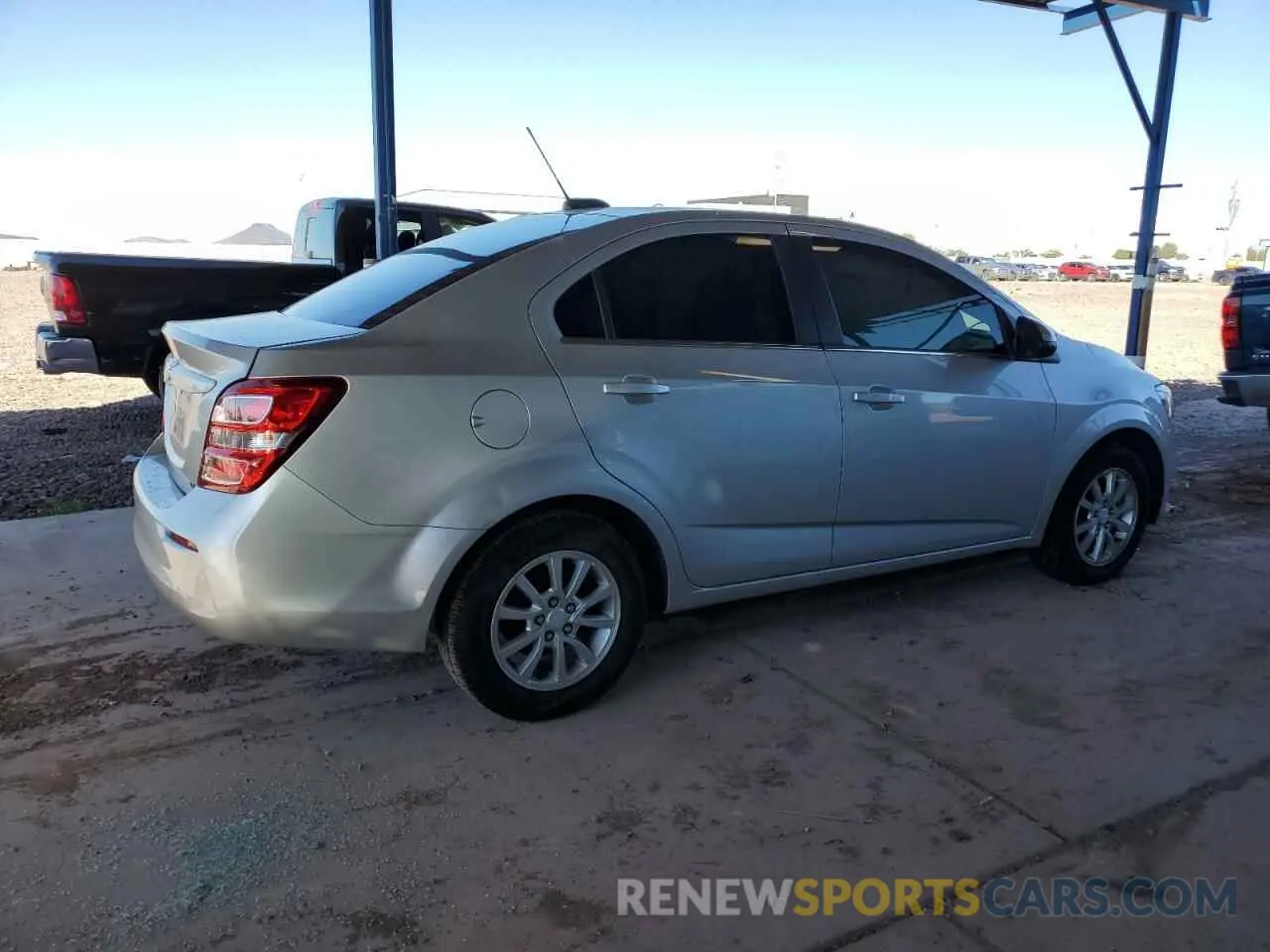 3 fotografías del automóvil dañado 1G1JD5SB1L4103874 CHEVROLET SONIC 2020