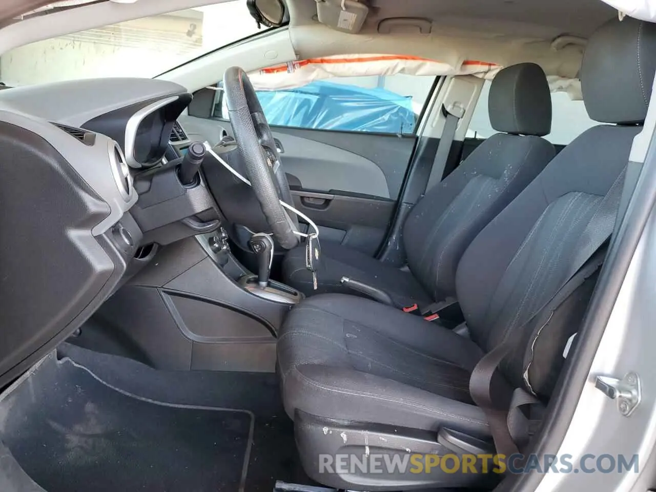 7 fotografías del automóvil dañado 1G1JD5SB1L4103874 CHEVROLET SONIC 2020