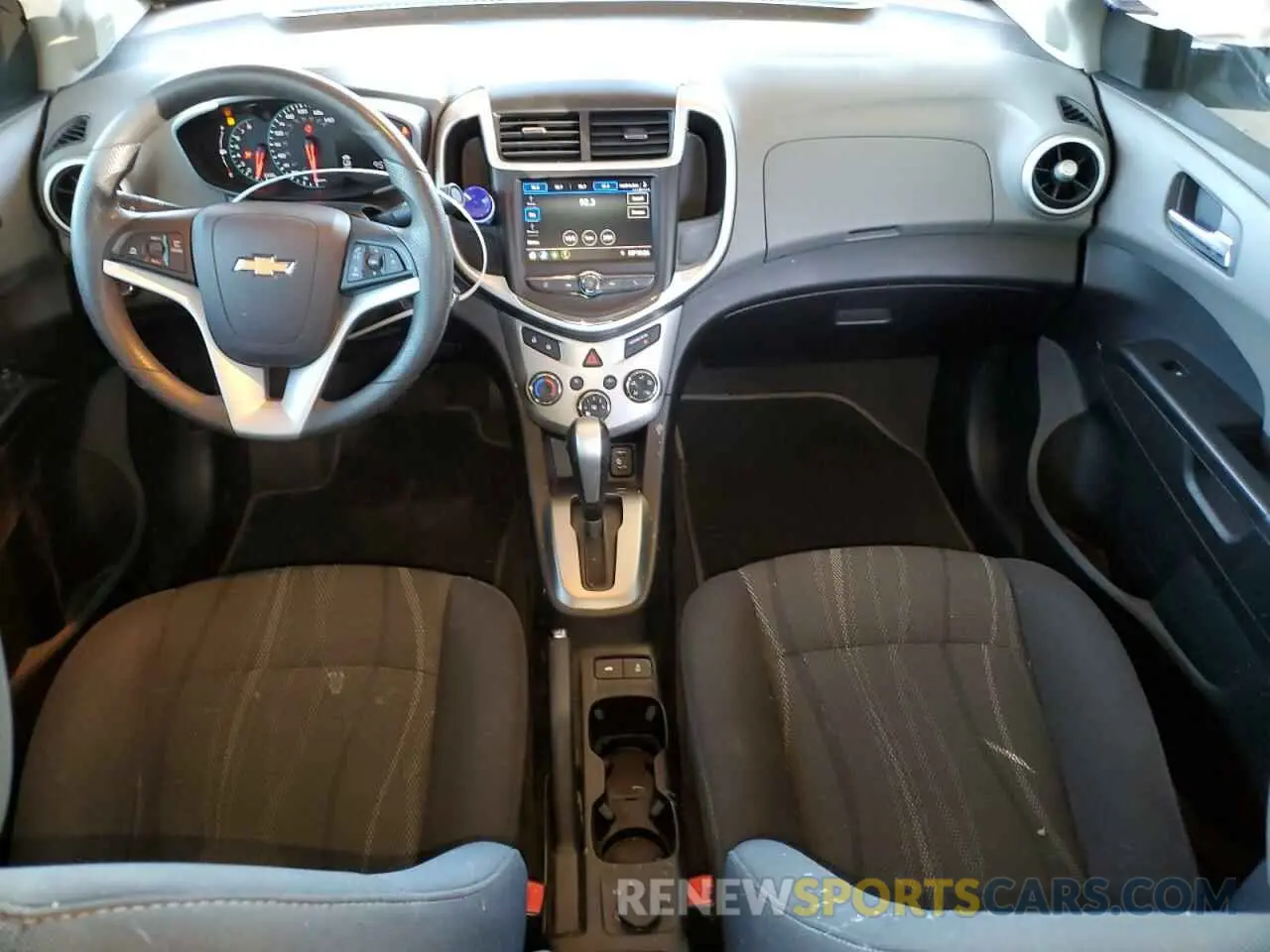 8 fotografías del automóvil dañado 1G1JD5SB1L4103874 CHEVROLET SONIC 2020