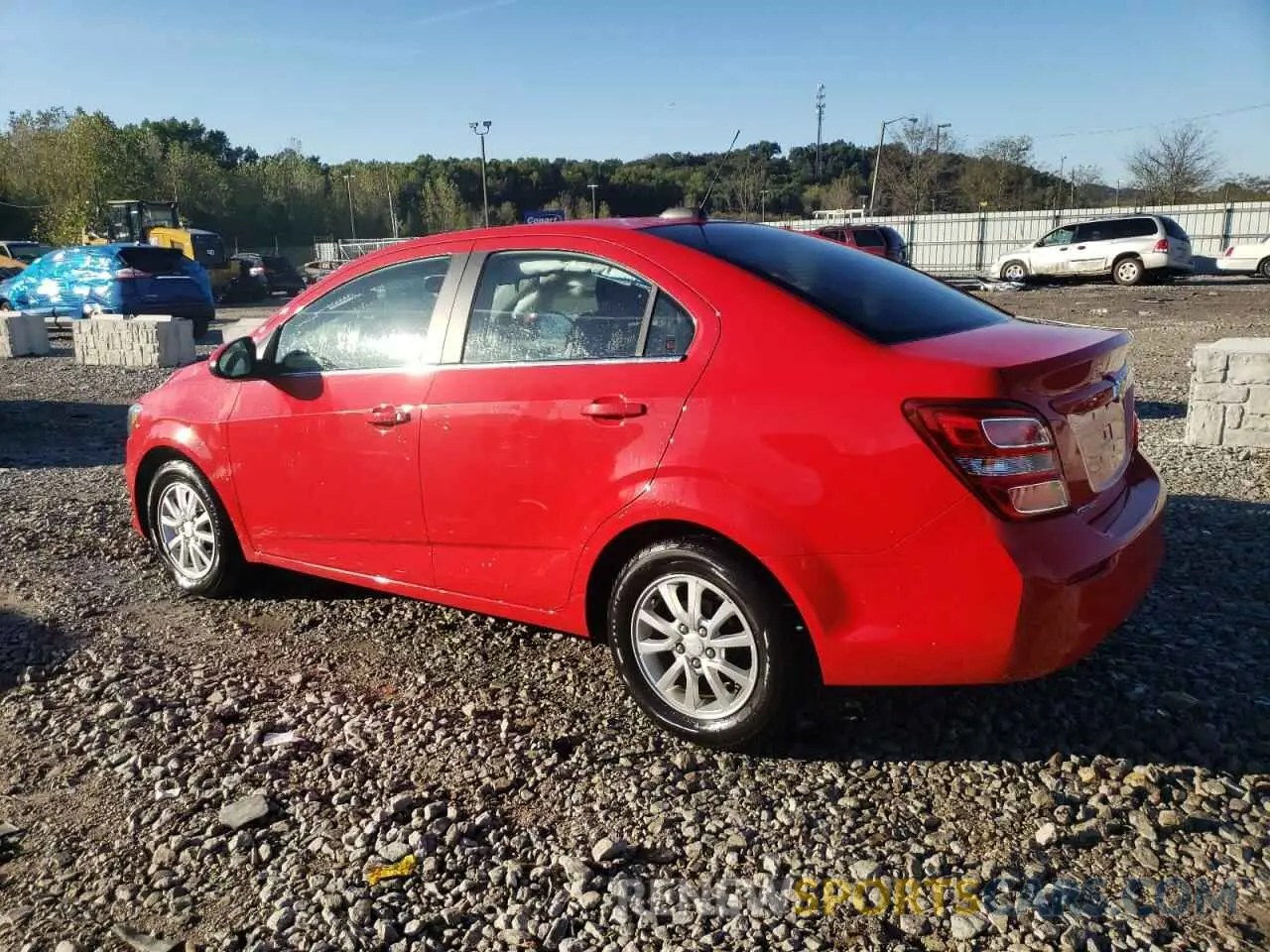 2 fotografías del automóvil dañado 1G1JD5SB1L4104524 CHEVROLET SONIC 2020