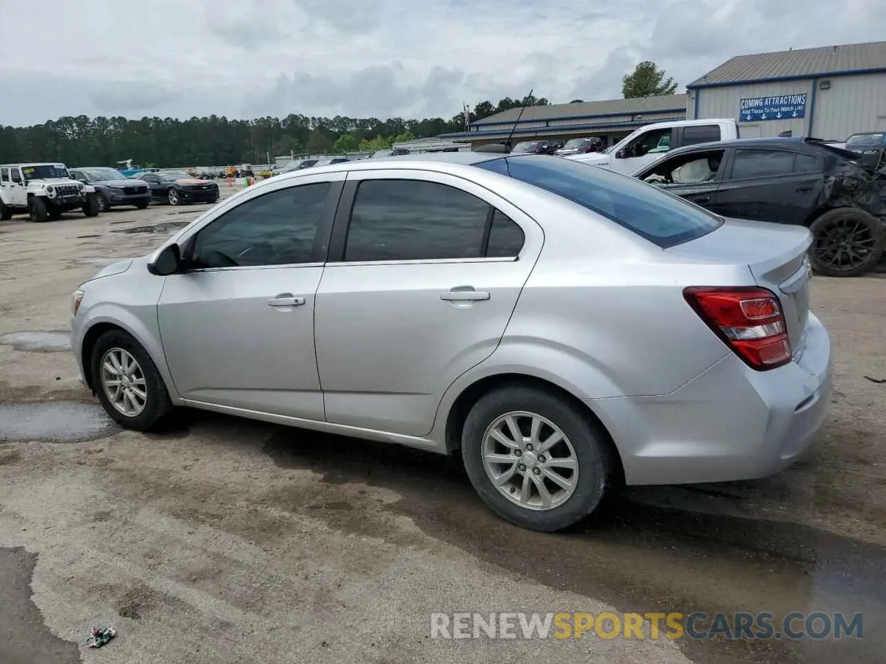 2 fotografías del automóvil dañado 1G1JD5SB1L4108704 CHEVROLET SONIC 2020
