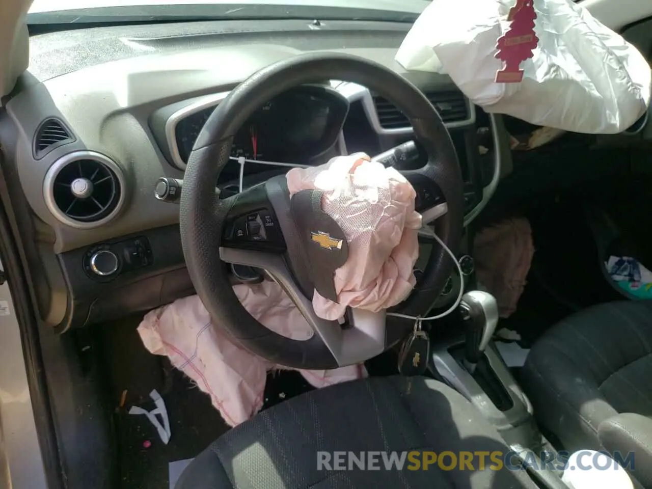 8 fotografías del automóvil dañado 1G1JD5SB3L4101575 CHEVROLET SONIC 2020