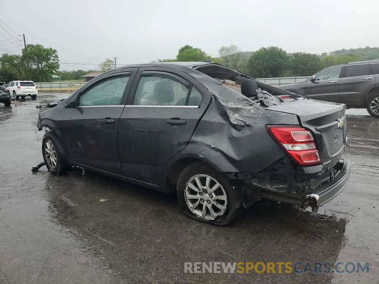 2 fotografías del automóvil dañado 1G1JD5SB5L4103859 CHEVROLET SONIC 2020