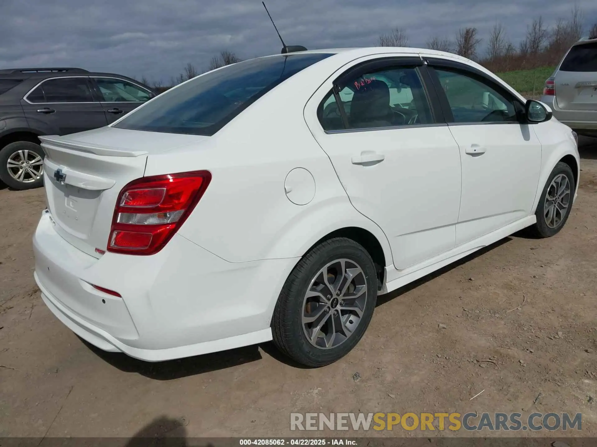 4 fotografías del automóvil dañado 1G1JD5SB6L4100503 CHEVROLET SONIC 2020