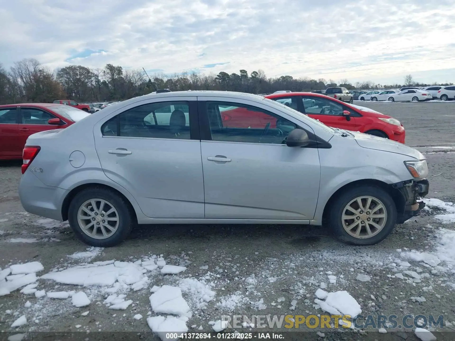 13 fotografías del automóvil dañado 1G1JD5SBXL4100973 CHEVROLET SONIC 2020