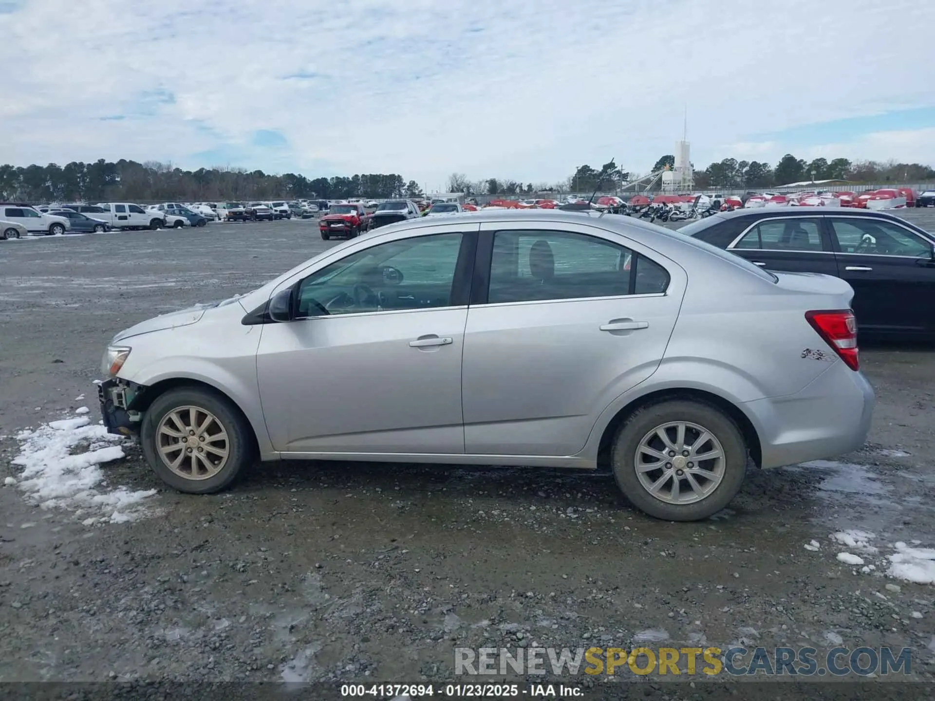 14 fotografías del automóvil dañado 1G1JD5SBXL4100973 CHEVROLET SONIC 2020