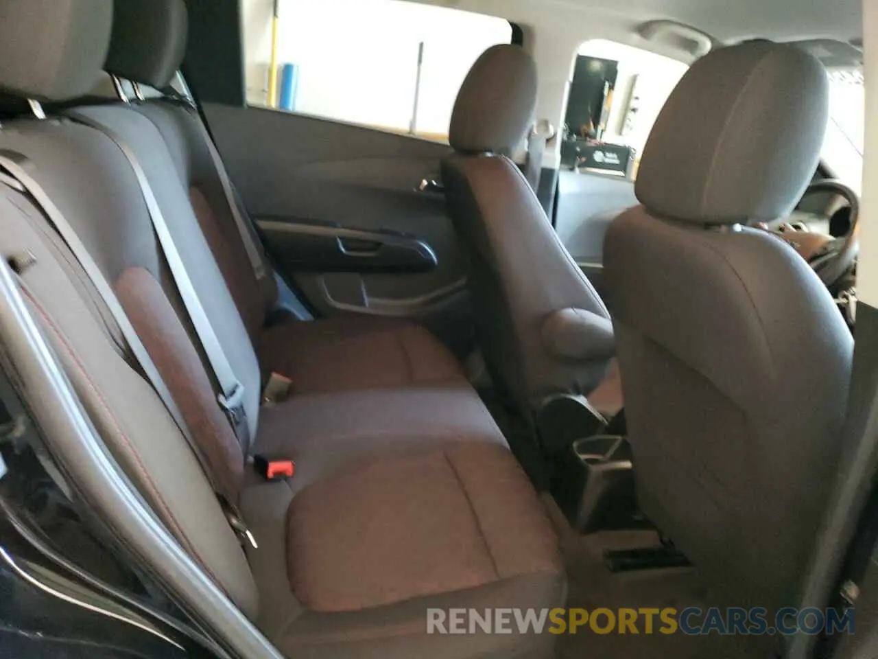 10 fotografías del automóvil dañado 1G1JD6SB0L4105153 CHEVROLET SONIC 2020