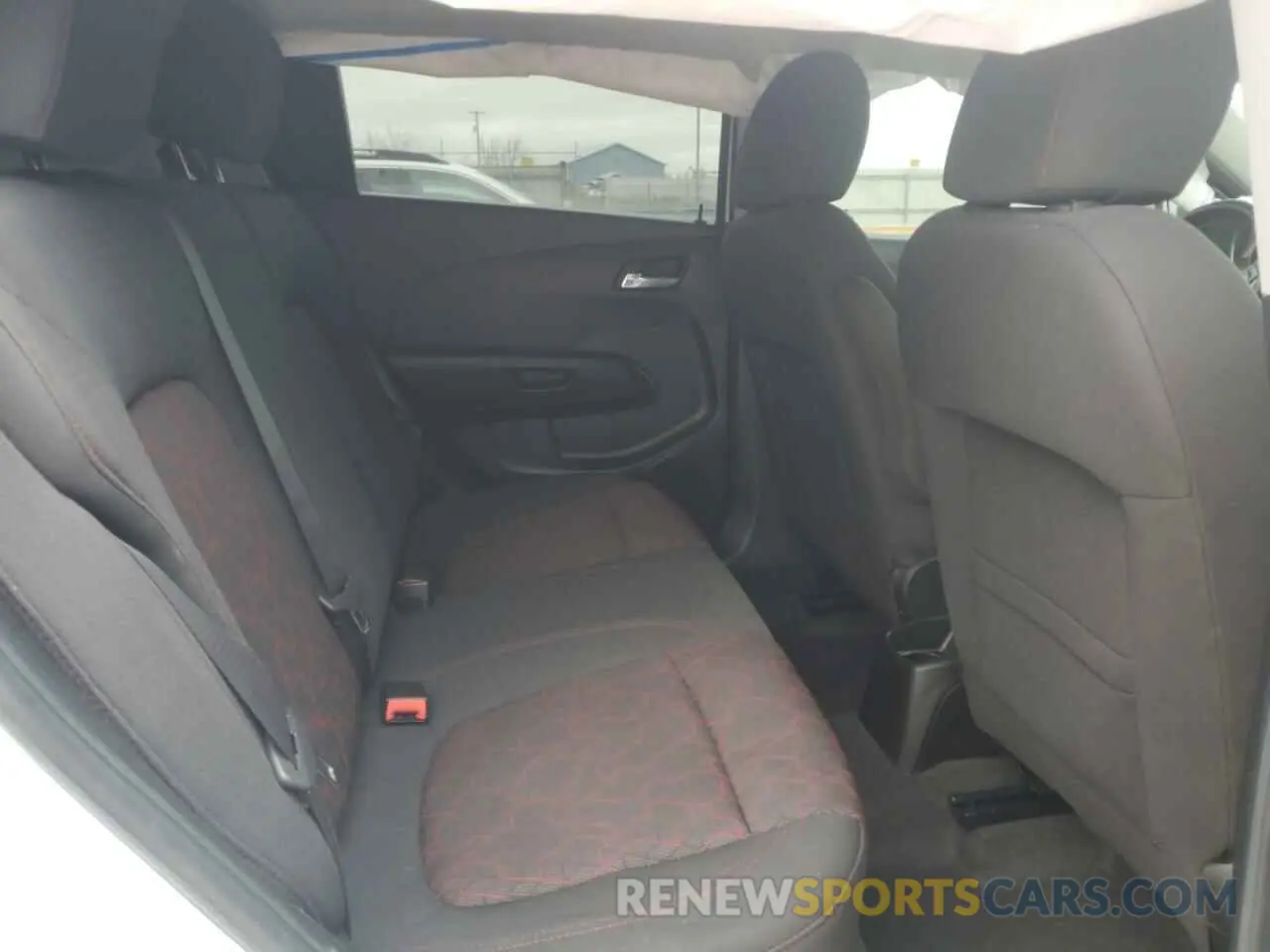 10 fotografías del automóvil dañado 1G1JD6SB2L4100309 CHEVROLET SONIC 2020