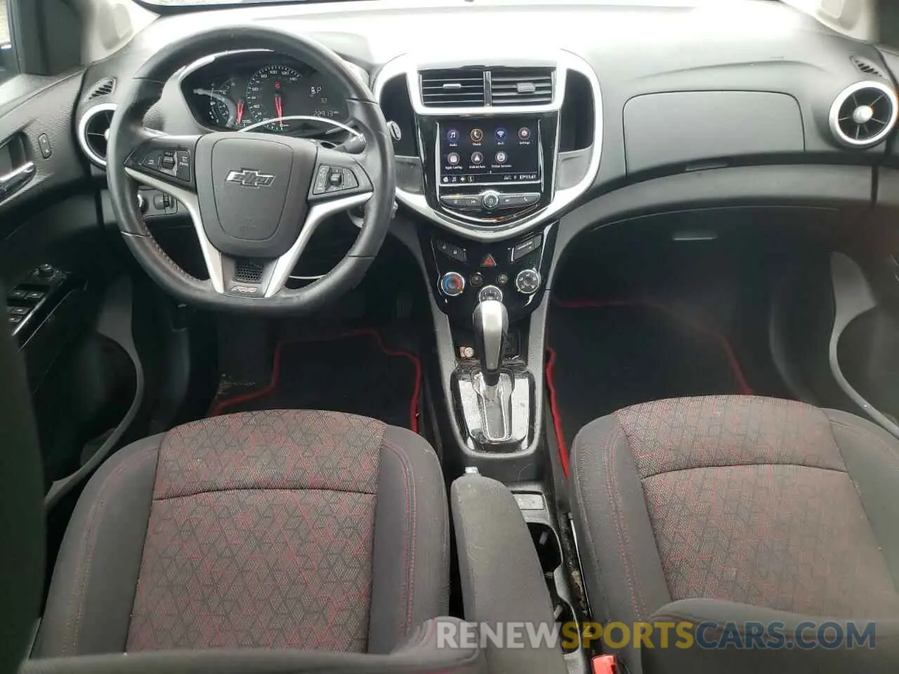 8 fotografías del automóvil dañado 1G1JD6SB2L4131284 CHEVROLET SONIC 2020