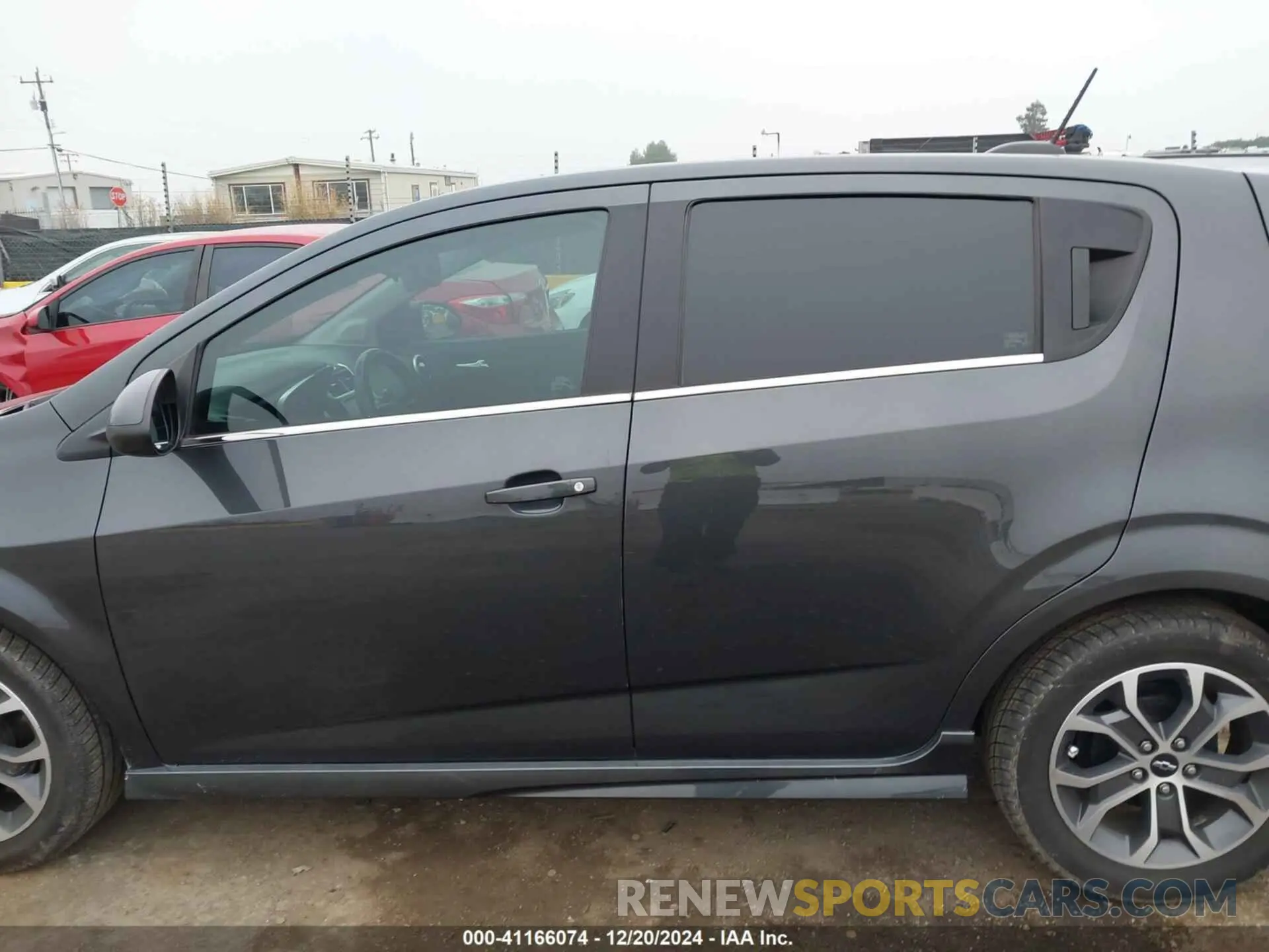 14 fotografías del automóvil dañado 1G1JD6SB4L4105155 CHEVROLET SONIC 2020