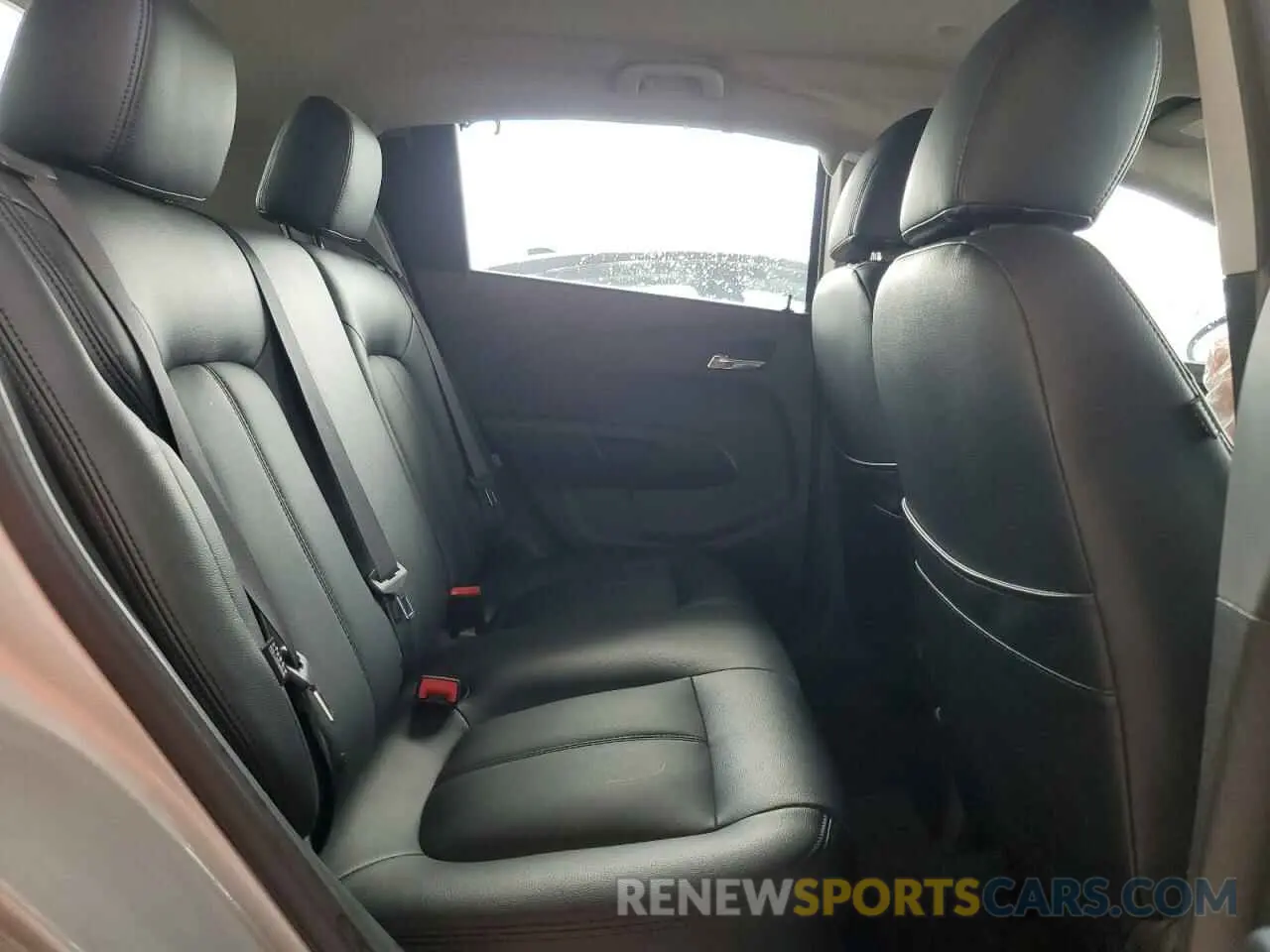 10 fotografías del automóvil dañado 1G1JD6SB4L4107388 CHEVROLET SONIC 2020