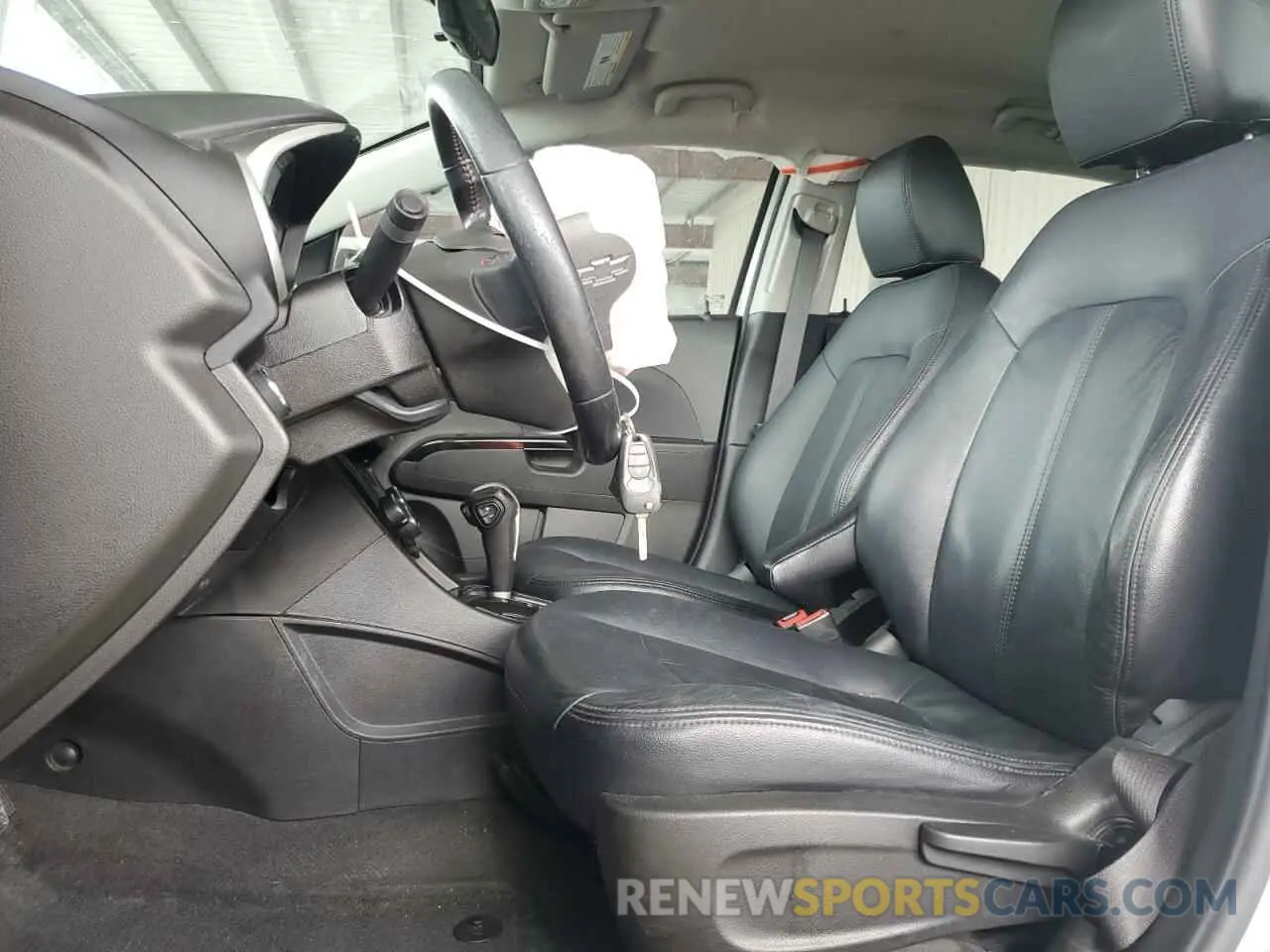 7 fotografías del automóvil dañado 1G1JD6SB4L4107388 CHEVROLET SONIC 2020
