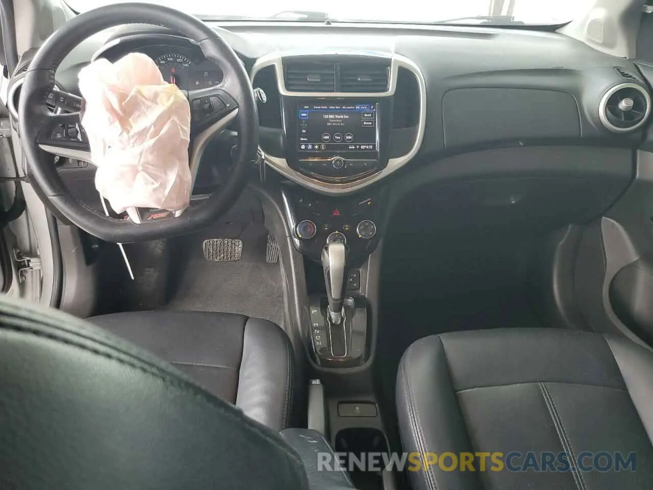 8 fotografías del automóvil dañado 1G1JD6SB4L4107388 CHEVROLET SONIC 2020
