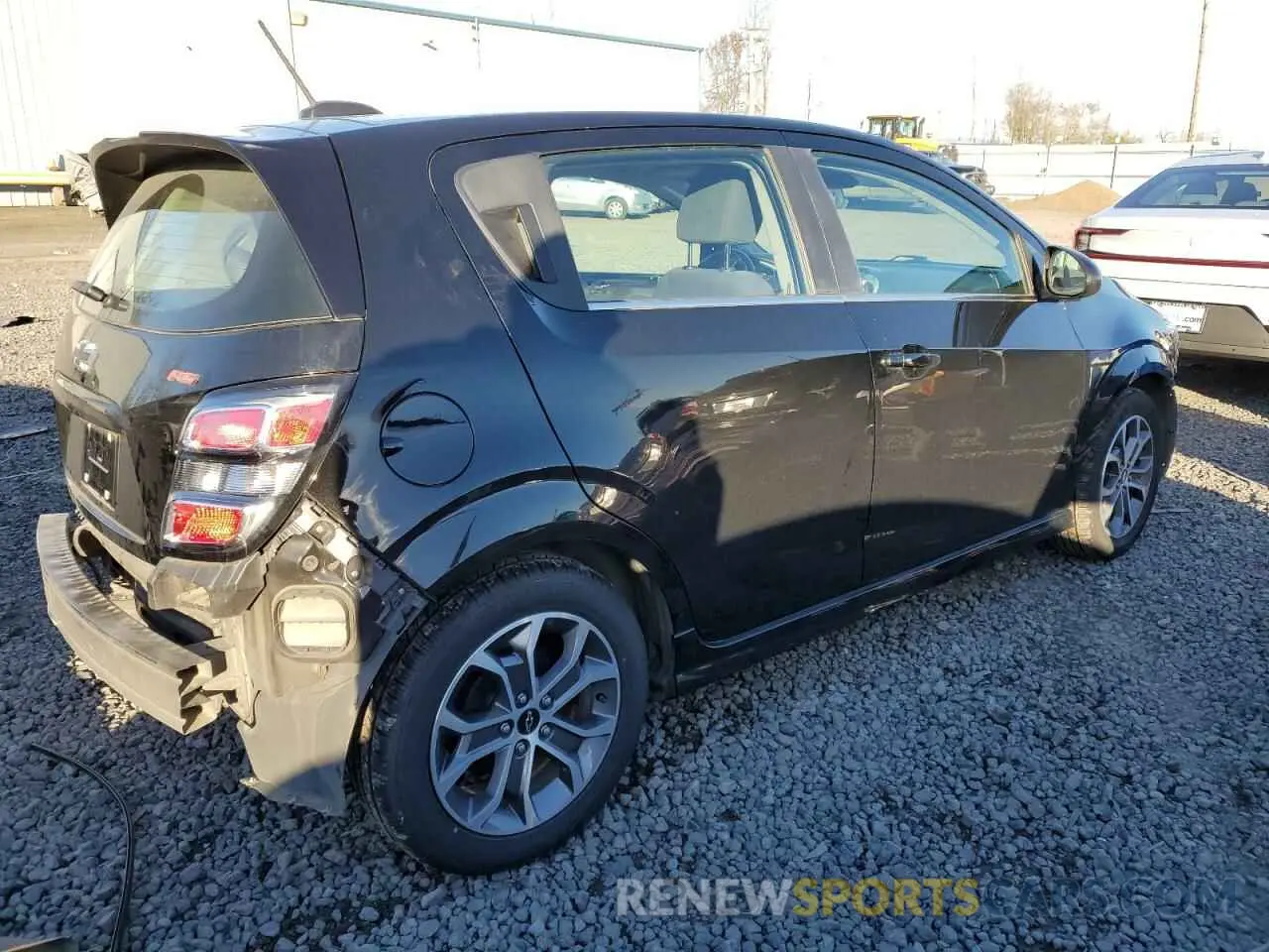 3 fotografías del automóvil dañado 1G1JD6SB6L4136715 CHEVROLET SONIC 2020
