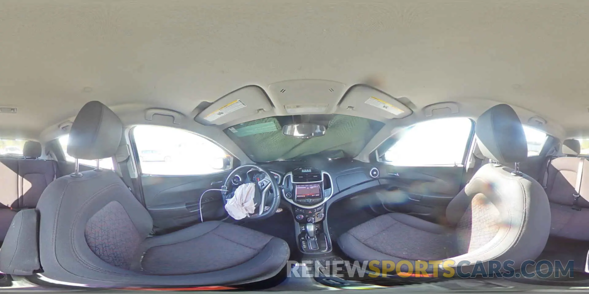 12 fotografías del automóvil dañado 1G1JD6SB9L4112487 CHEVROLET SONIC 2020