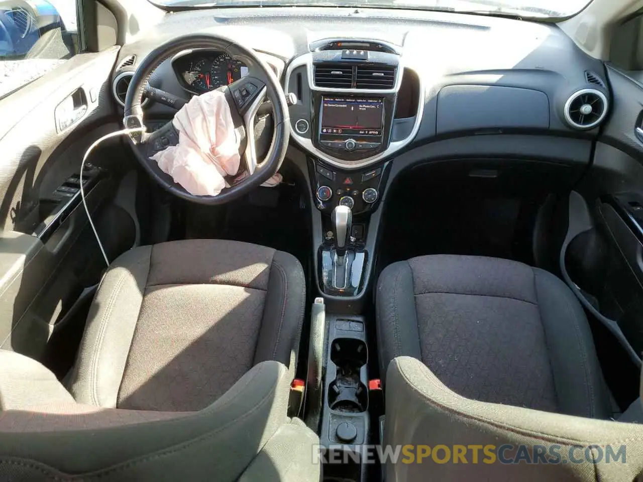 8 fotografías del automóvil dañado 1G1JD6SB9L4112487 CHEVROLET SONIC 2020