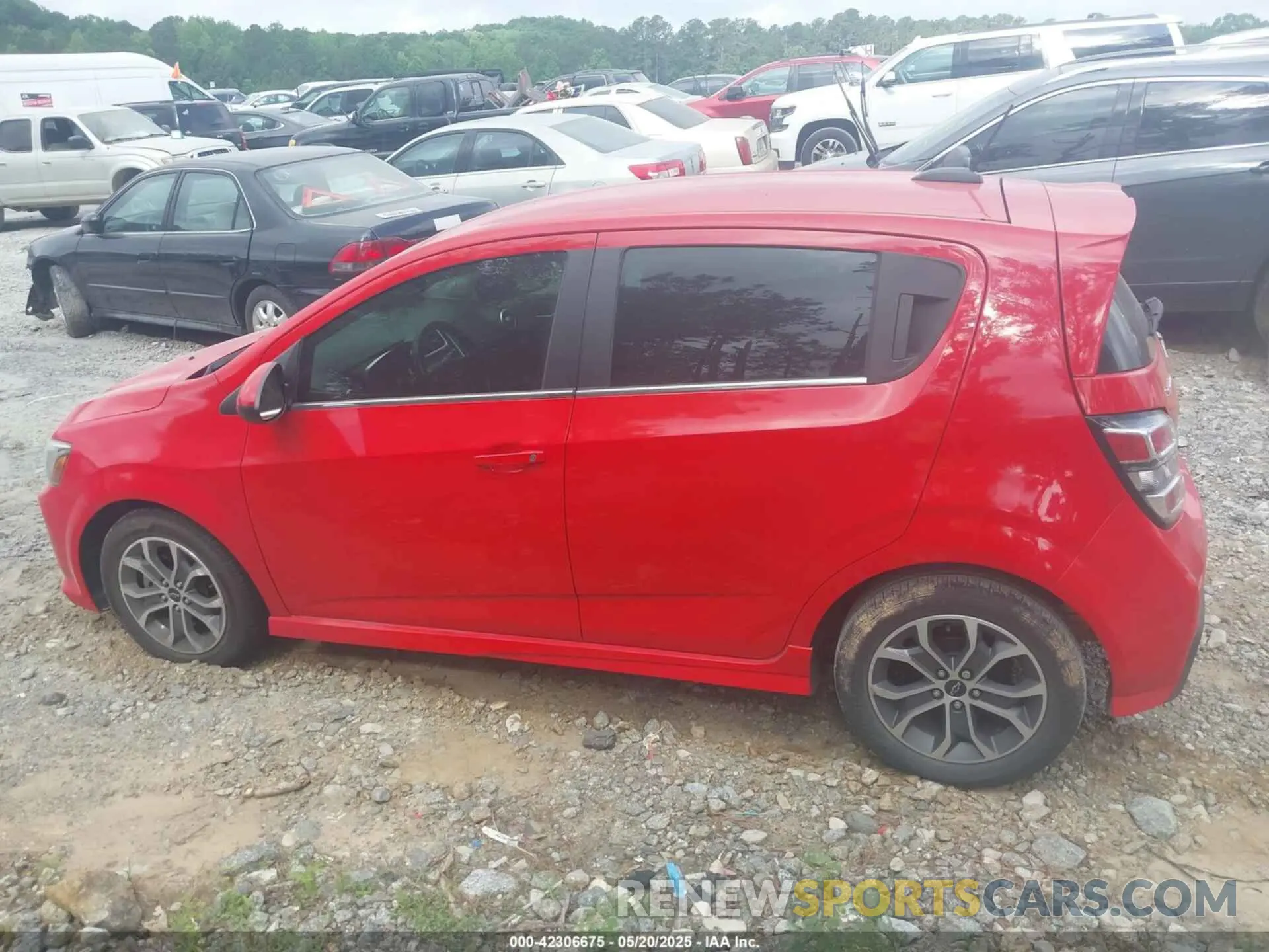 13 fotografías del automóvil dañado 1G1JD6SBXL4137057 CHEVROLET SONIC 2020