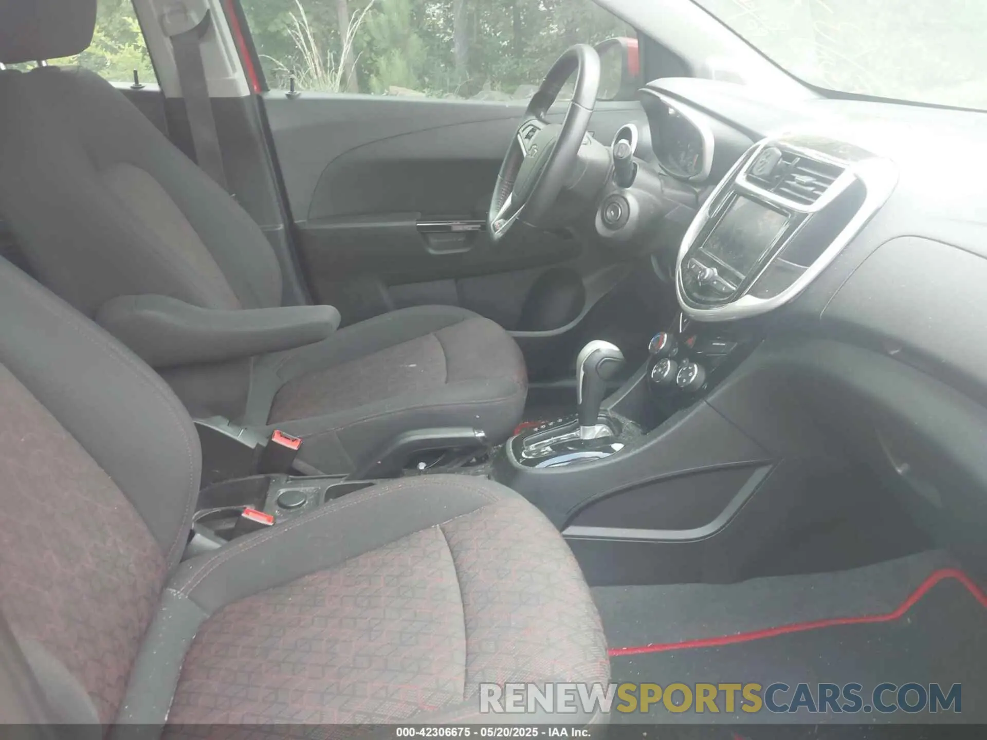 5 fotografías del automóvil dañado 1G1JD6SBXL4137057 CHEVROLET SONIC 2020