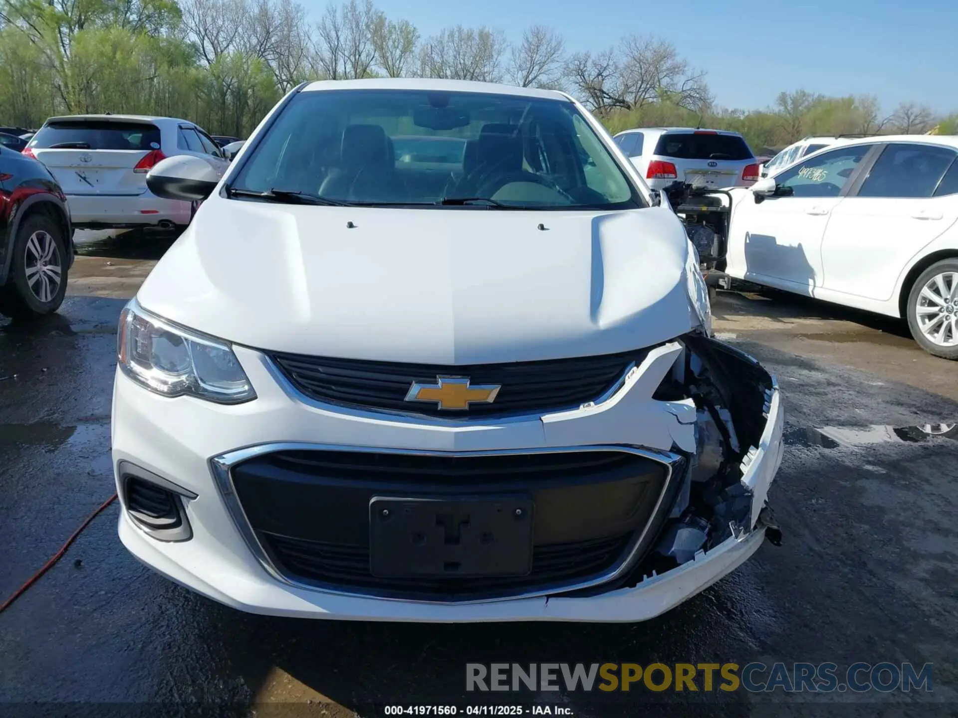 12 fotografías del automóvil dañado 1G1JF5SB5L4119280 CHEVROLET SONIC 2020