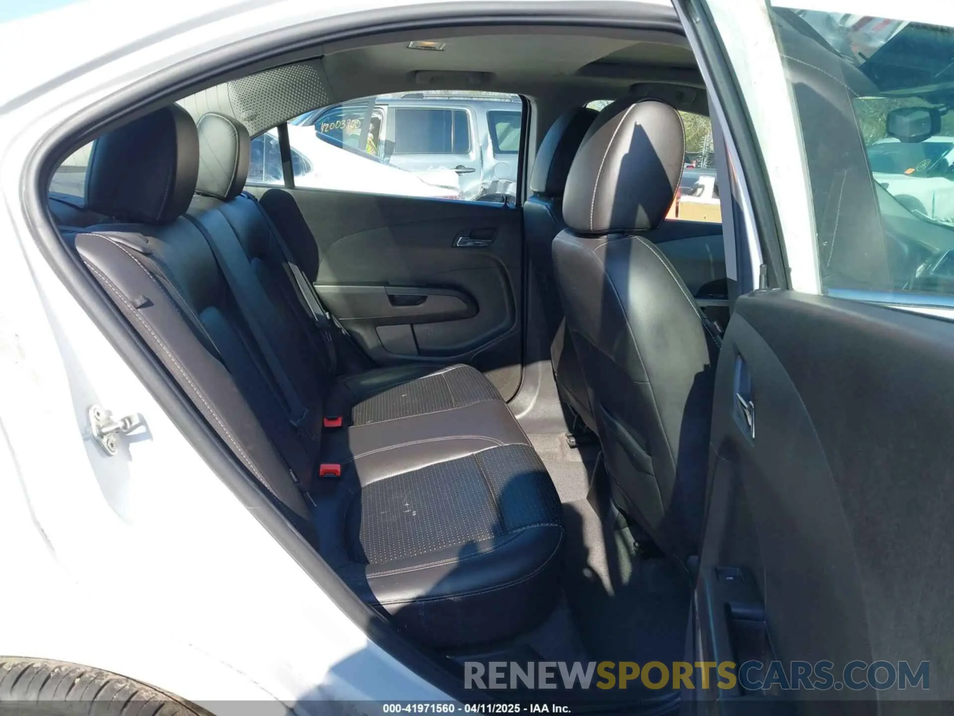 8 fotografías del automóvil dañado 1G1JF5SB5L4119280 CHEVROLET SONIC 2020