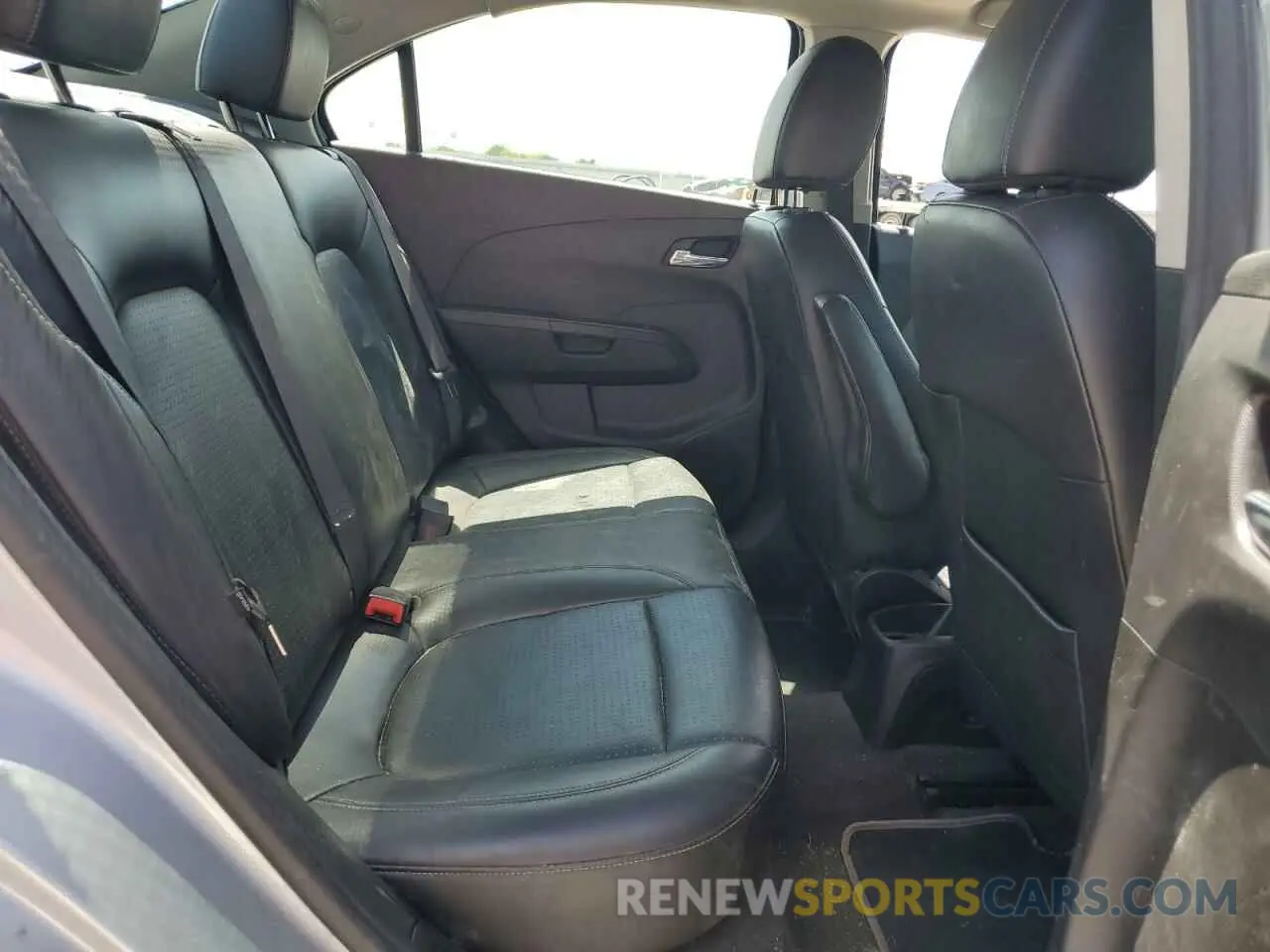 10 fotografías del automóvil dañado 1G1JF5SB9L4114146 CHEVROLET SONIC 2020