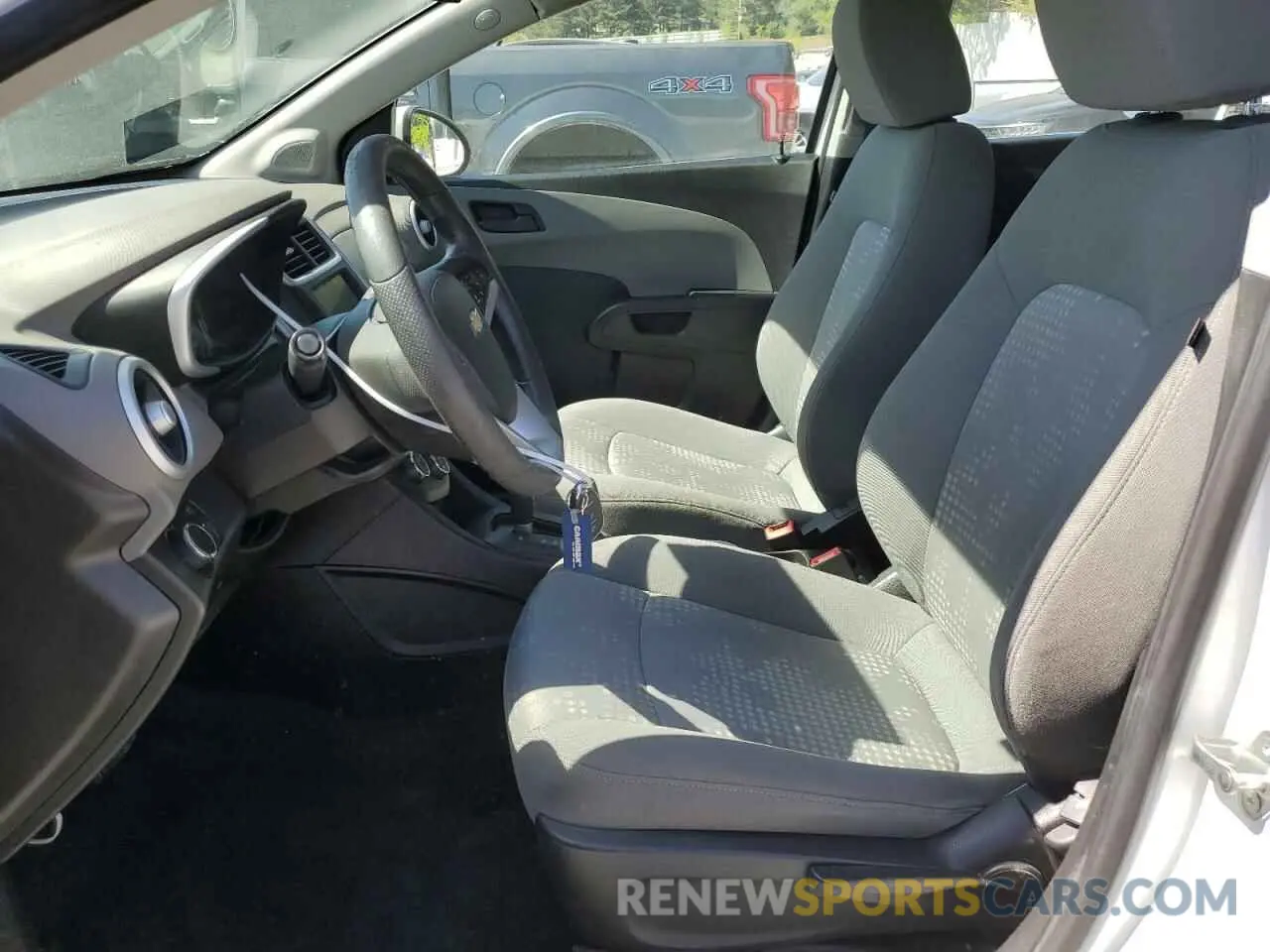 7 fotografías del automóvil dañado 1G1JG6SB1L4123278 CHEVROLET SONIC 2020
