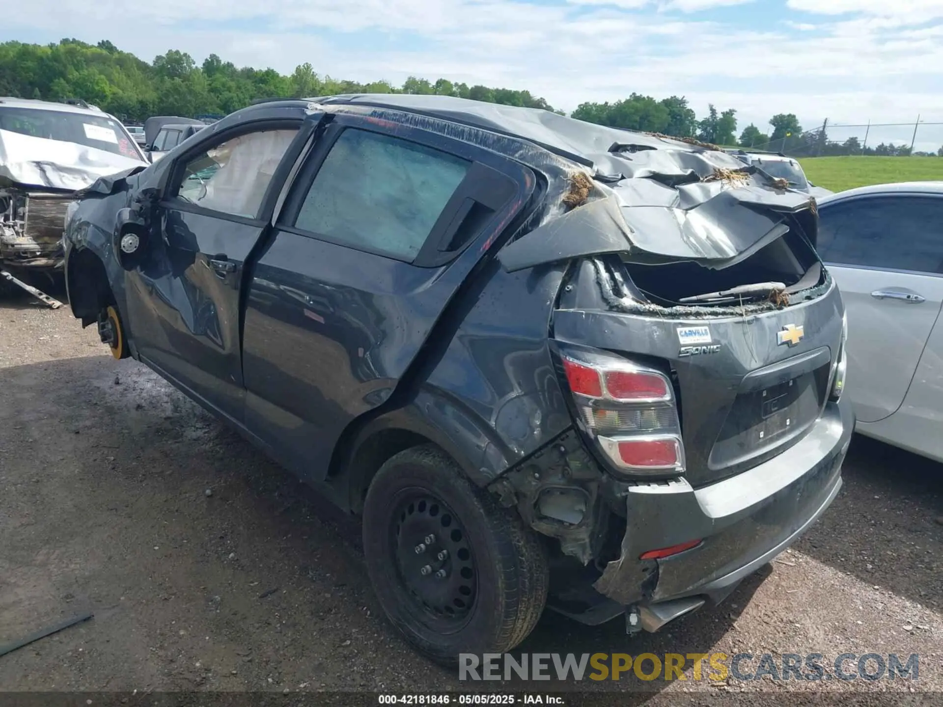 3 fotografías del automóvil dañado 1G1JG6SB3L4121161 CHEVROLET SONIC 2020