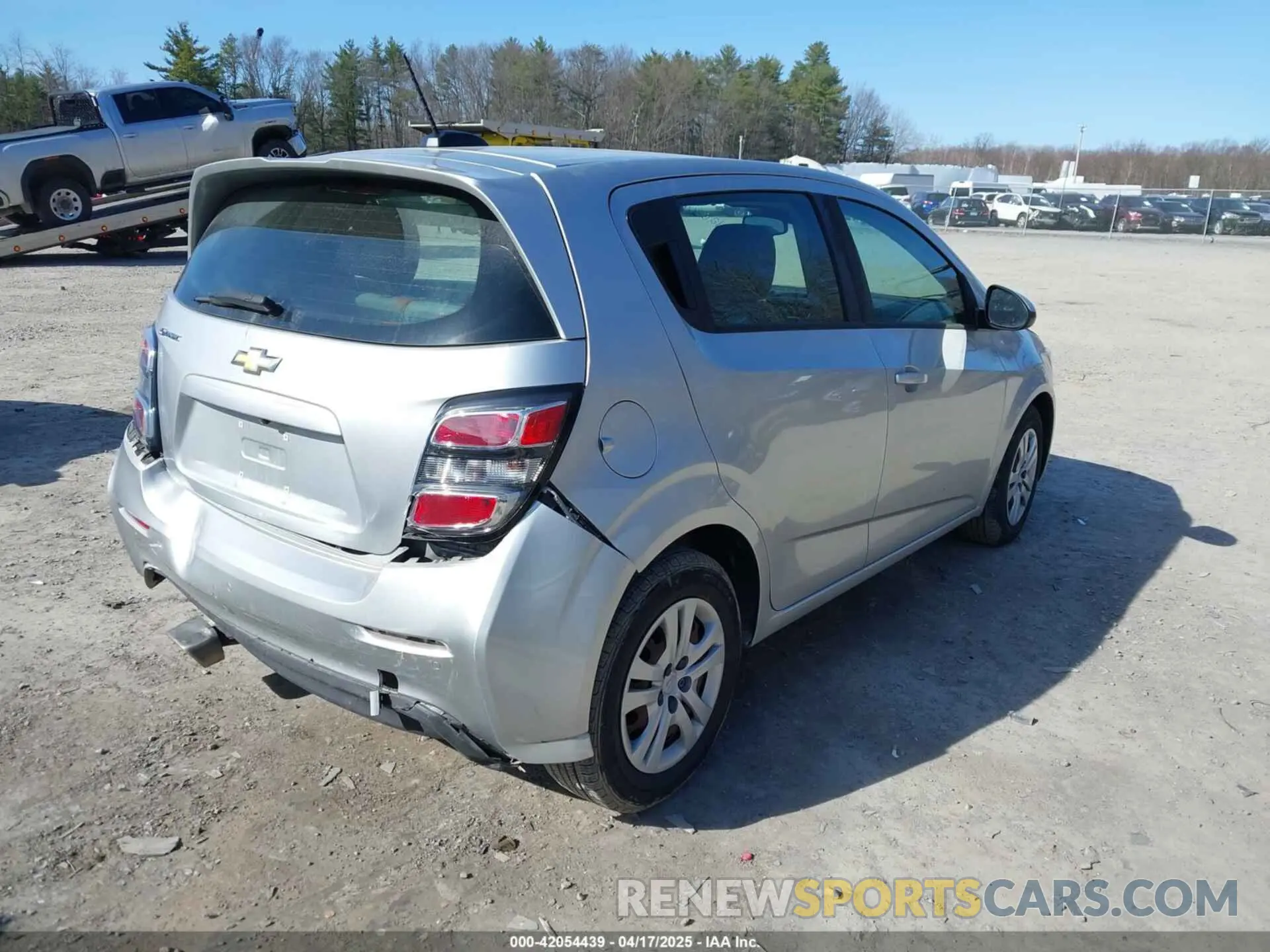 4 fotografías del automóvil dañado 1G1JG6SB7L4123754 CHEVROLET SONIC 2020