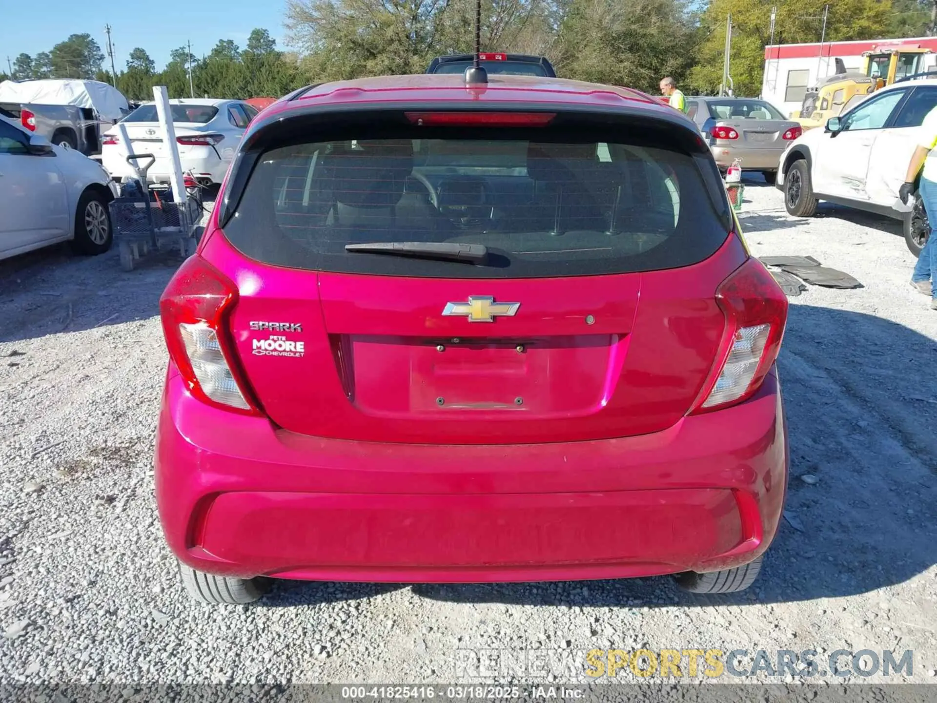 16 fotografías del automóvil dañado KL8CA6SA1KC747801 CHEVROLET SPARK 2019