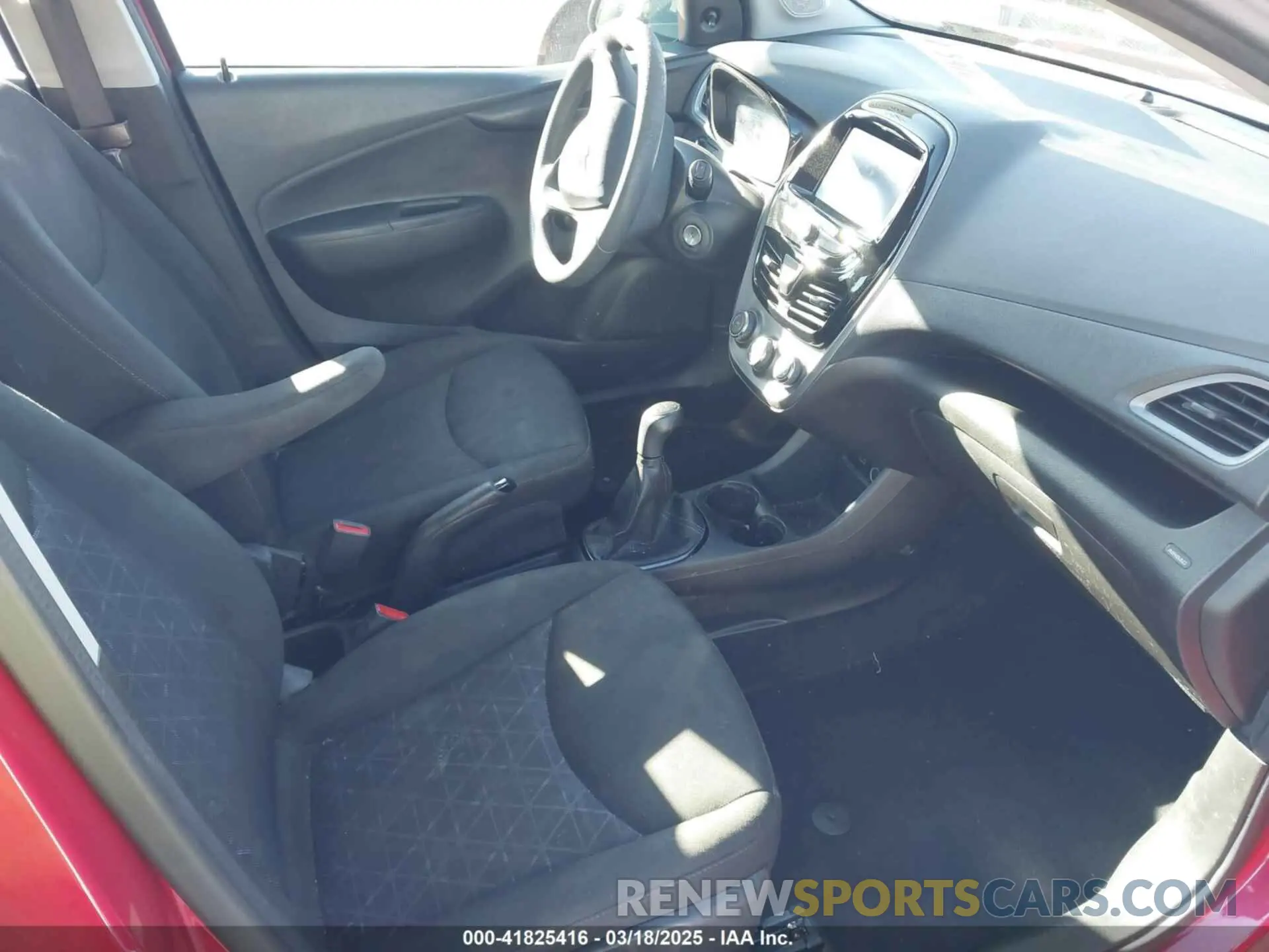5 fotografías del automóvil dañado KL8CA6SA1KC747801 CHEVROLET SPARK 2019