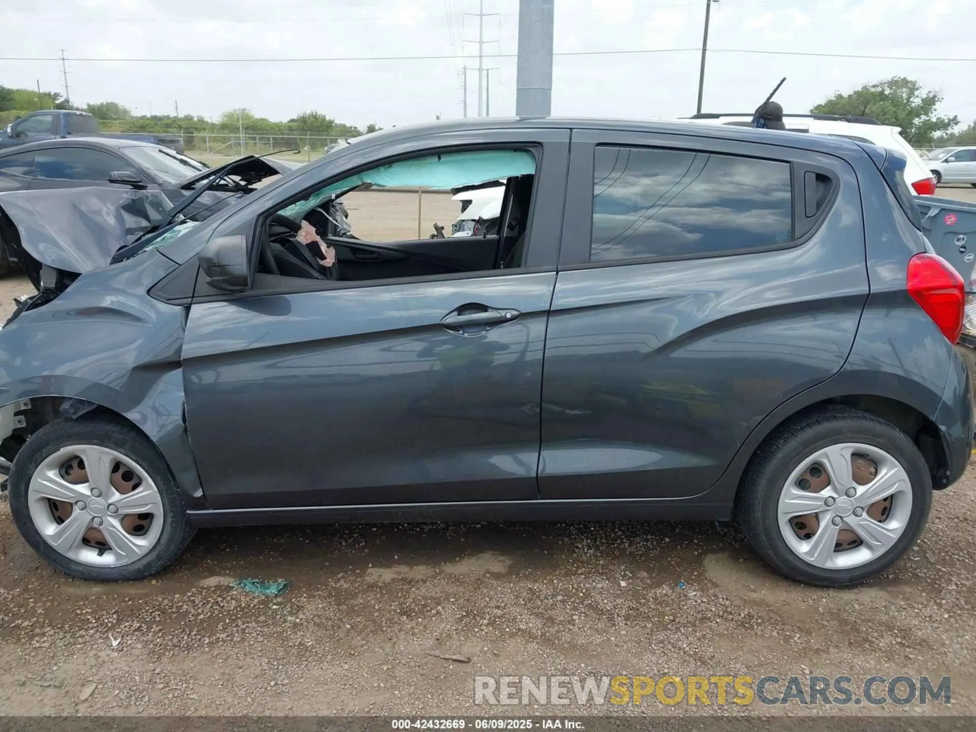 14 fotografías del automóvil dañado KL8CB6SA0KC818838 CHEVROLET SPARK 2019