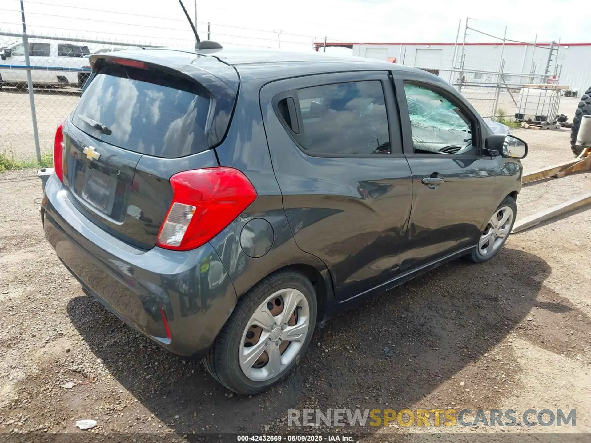 4 fotografías del automóvil dañado KL8CB6SA0KC818838 CHEVROLET SPARK 2019