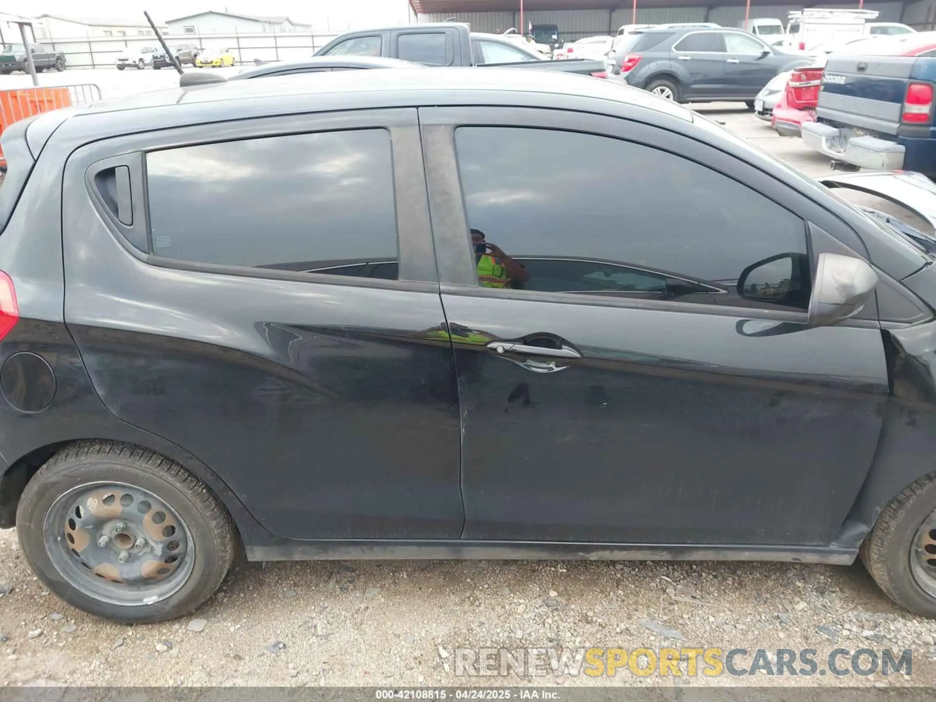 14 fotografías del automóvil dañado KL8CB6SA0KC820668 CHEVROLET SPARK 2019