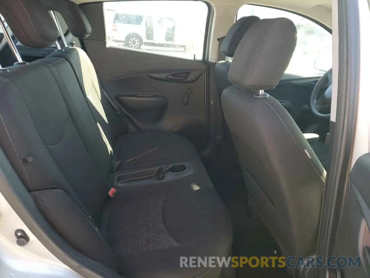 10 fotografías del automóvil dañado KL8CB6SA3KC702453 CHEVROLET SPARK 2019