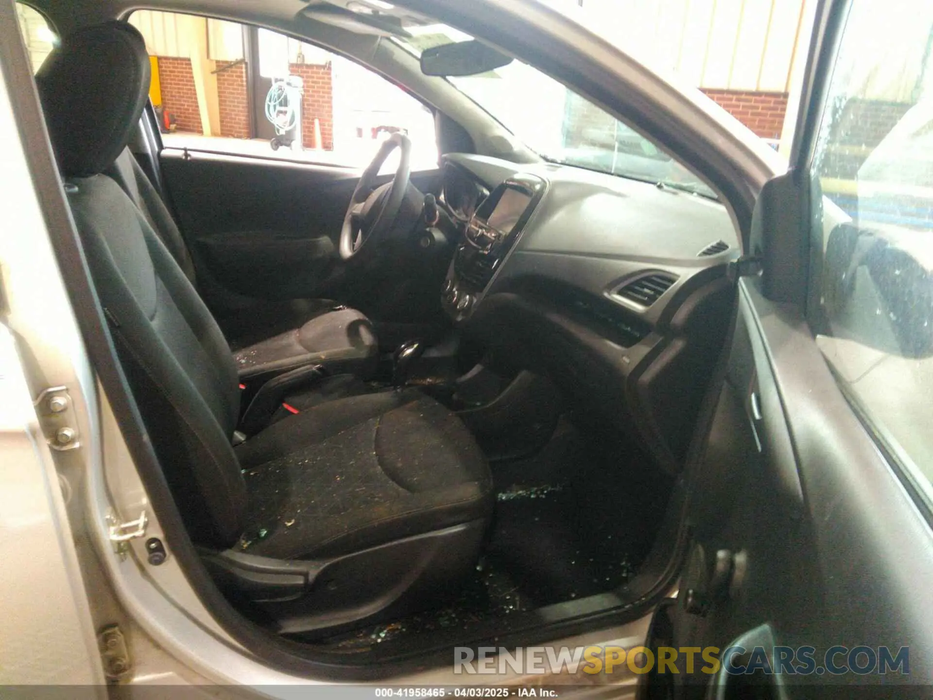 5 fotografías del automóvil dañado KL8CB6SA4KC711565 CHEVROLET SPARK 2019