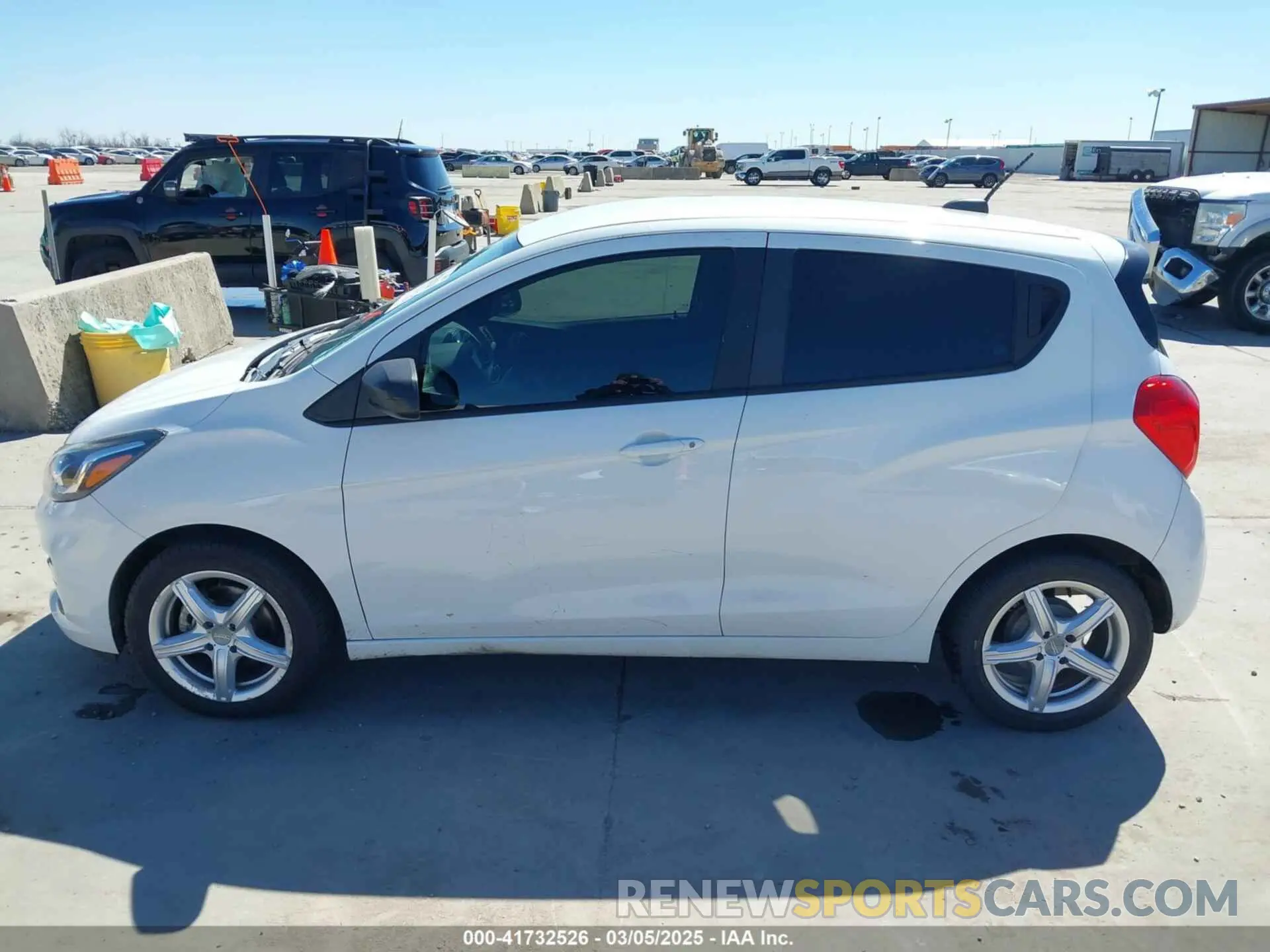 14 fotografías del automóvil dañado KL8CB6SA8KC729504 CHEVROLET SPARK 2019