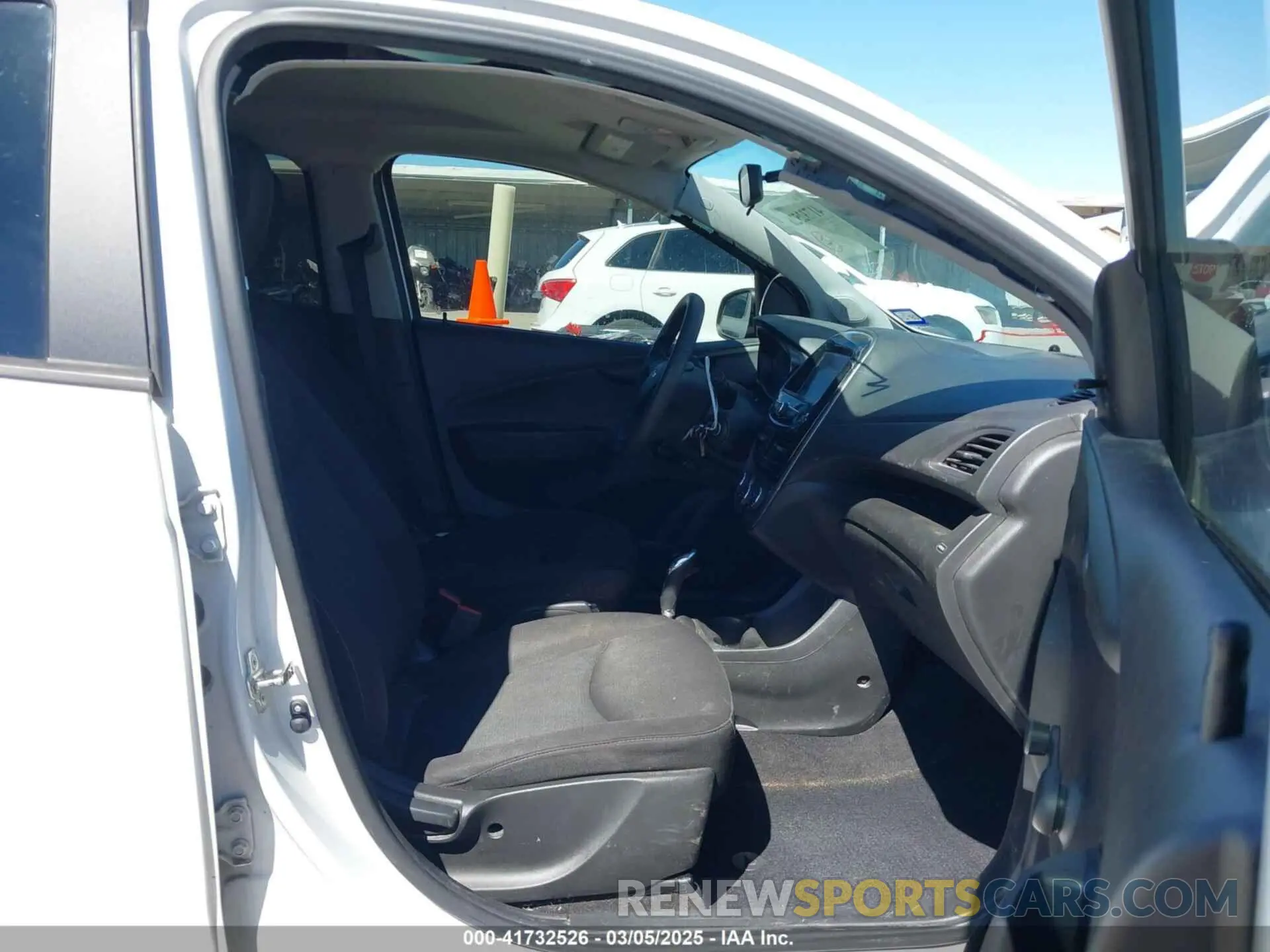 5 fotografías del automóvil dañado KL8CB6SA8KC729504 CHEVROLET SPARK 2019