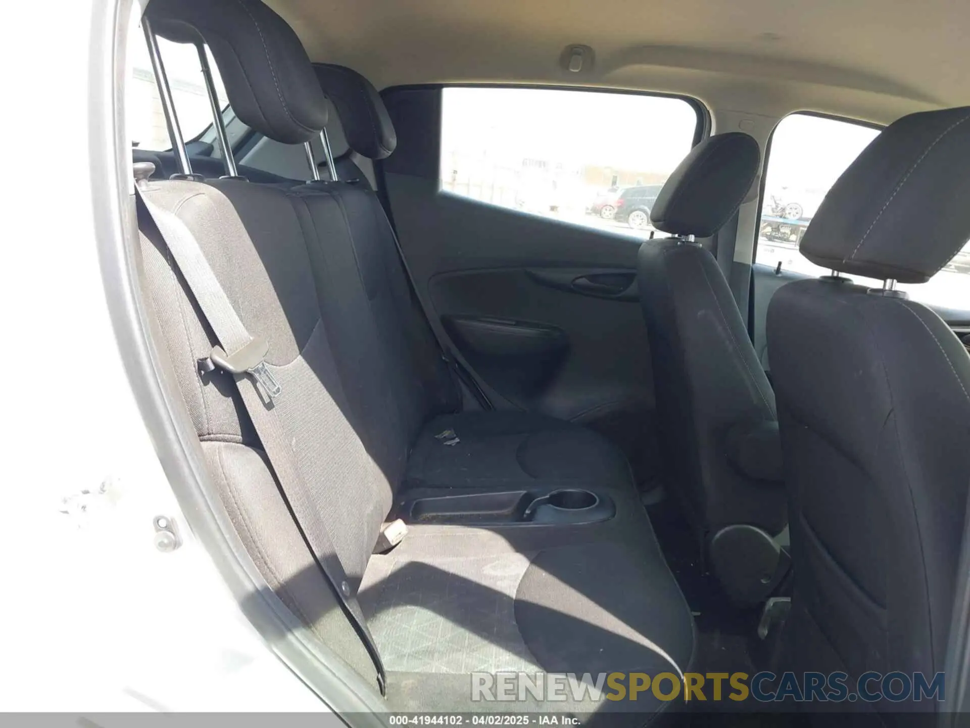 8 fotografías del automóvil dañado KL8CD6SA0KC704798 CHEVROLET SPARK 2019