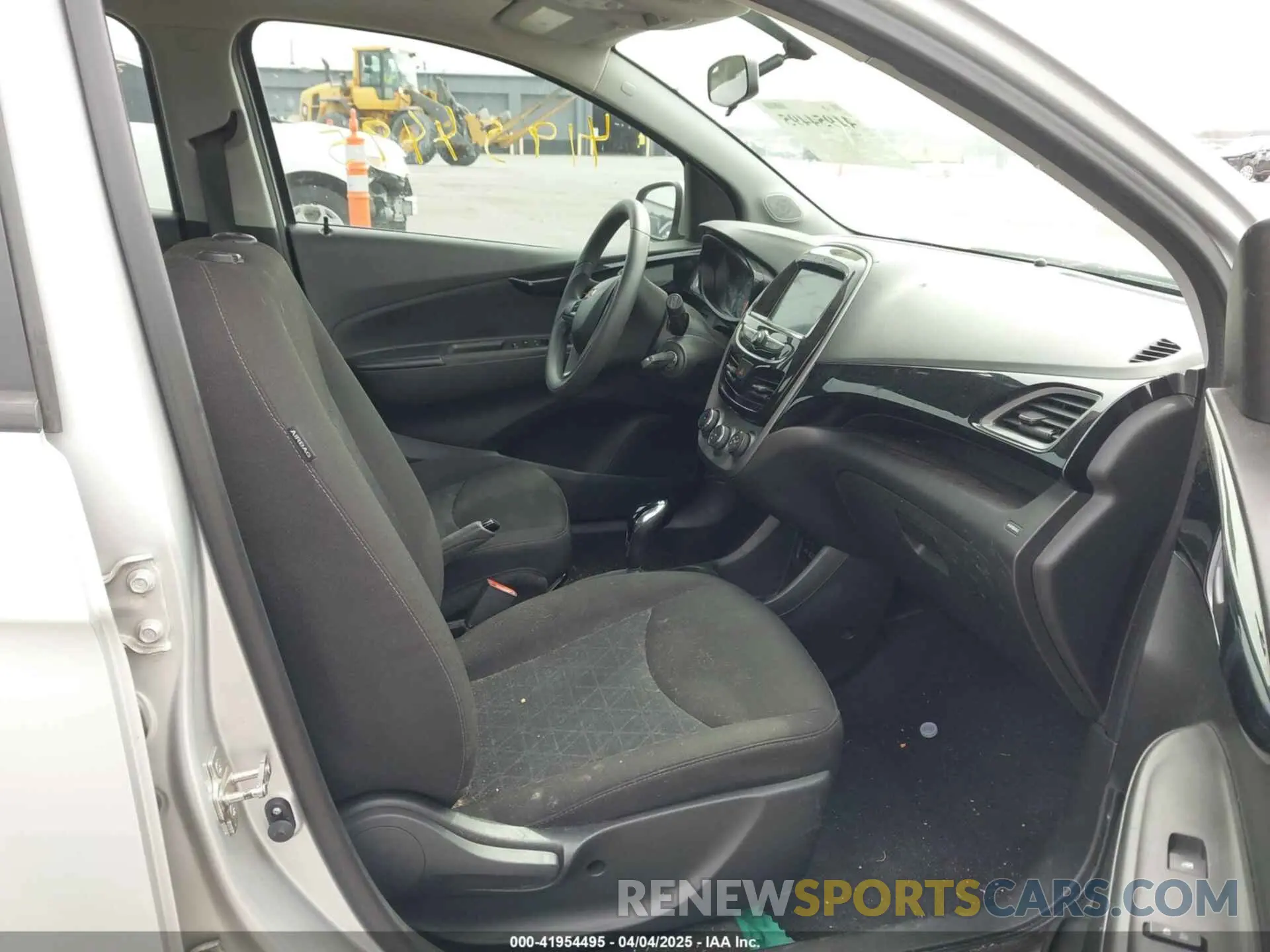 5 fotografías del automóvil dañado KL8CD6SA0KC724629 CHEVROLET SPARK 2019