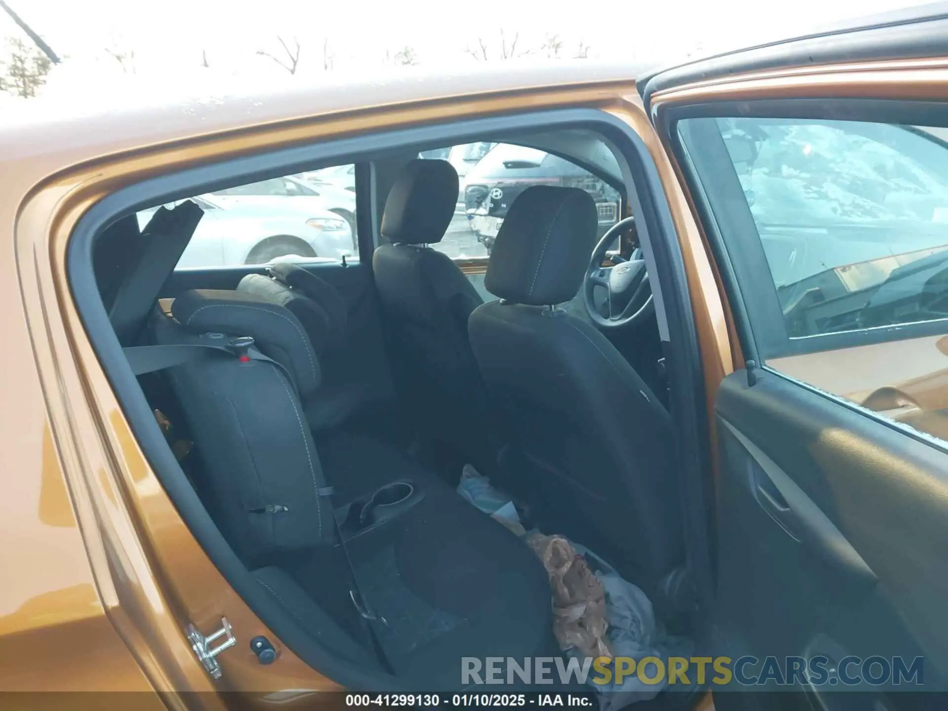 8 fotografías del automóvil dañado KL8CD6SA3KC710207 CHEVROLET SPARK 2019