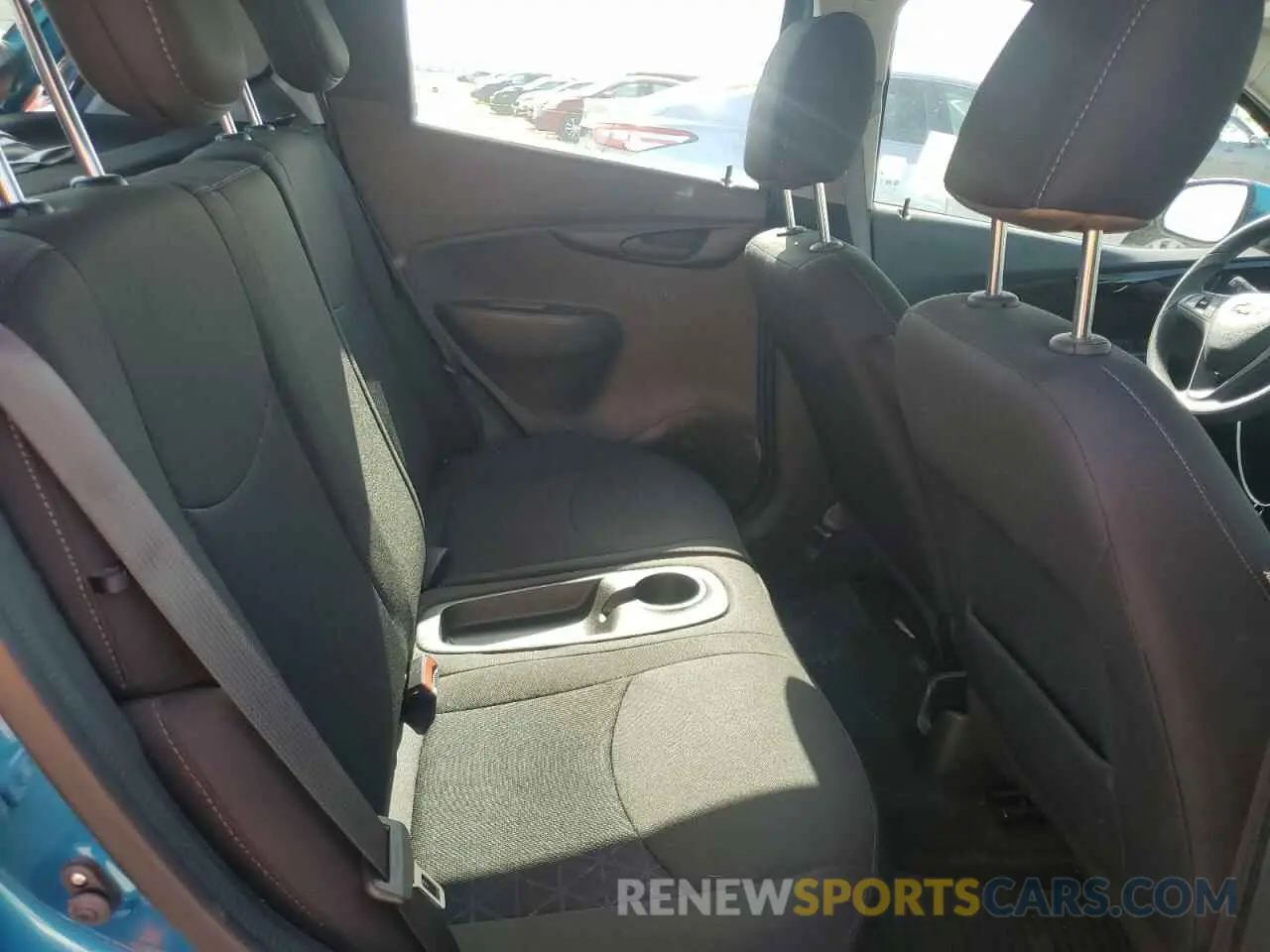 10 fotografías del automóvil dañado KL8CD6SA3KC729615 CHEVROLET SPARK 2019