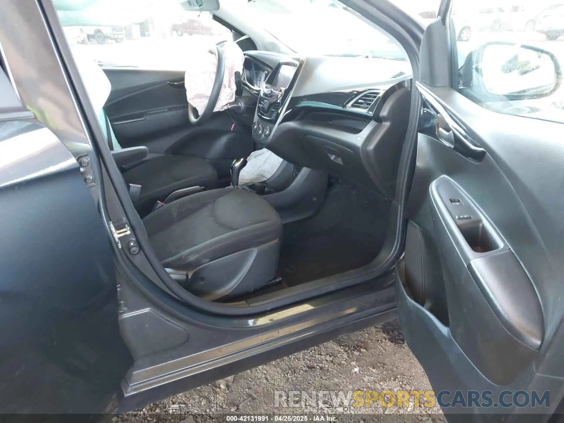 5 fotografías del automóvil dañado KL8CD6SA4KC709454 CHEVROLET SPARK 2019