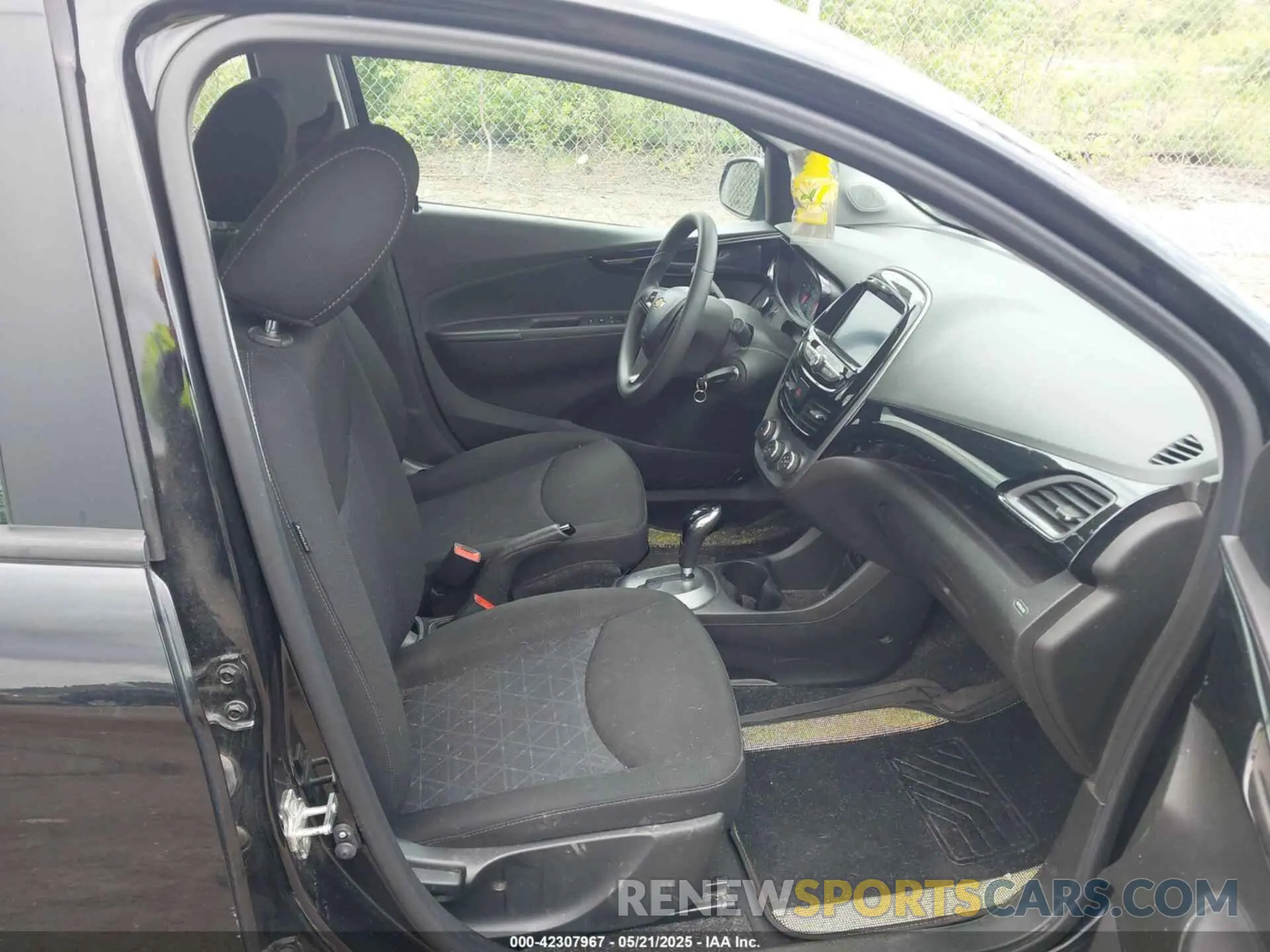 5 fotografías del automóvil dañado KL8CD6SA5KC700049 CHEVROLET SPARK 2019