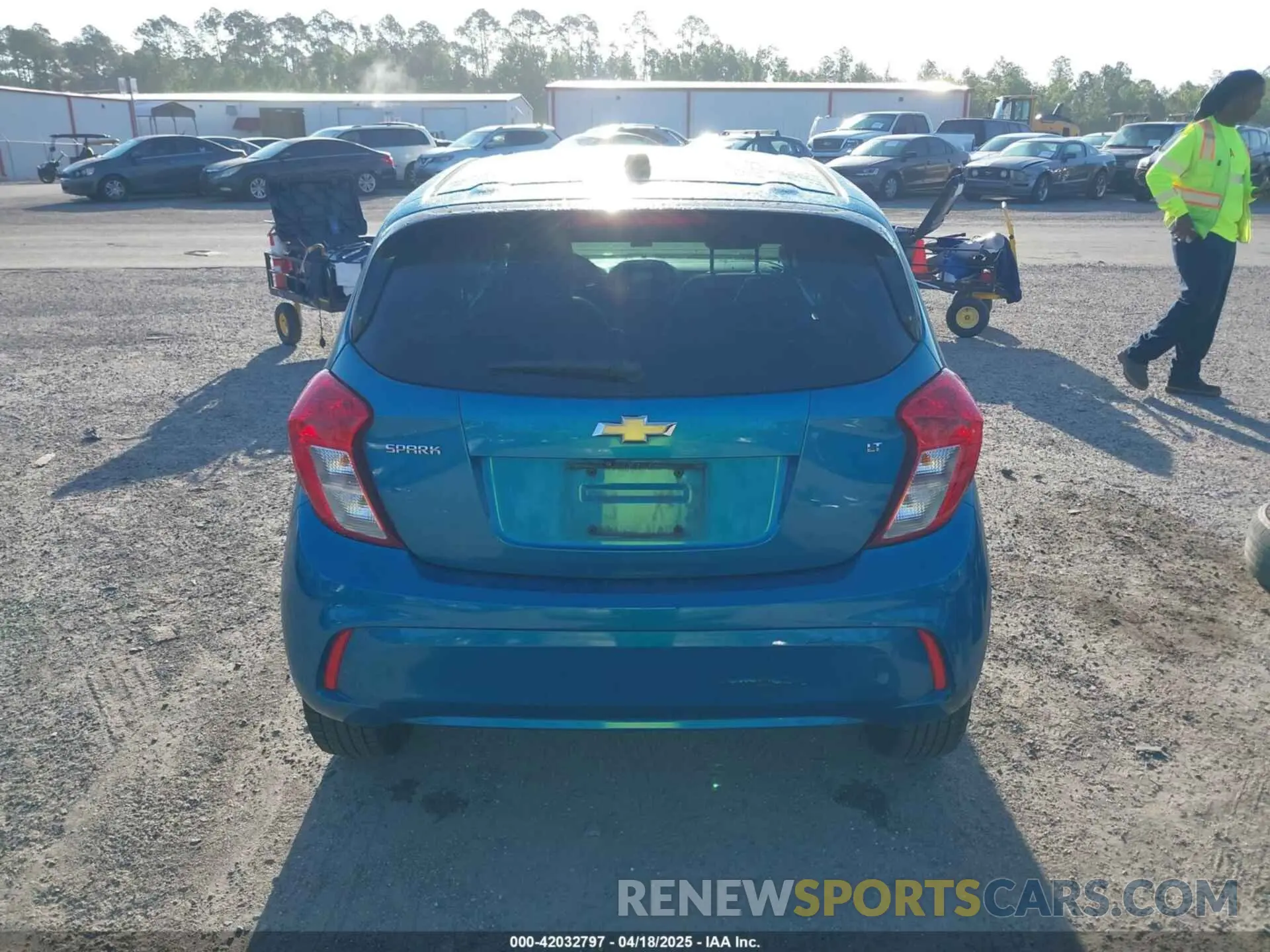 16 fotografías del automóvil dañado KL8CD6SA8KC765784 CHEVROLET SPARK 2019