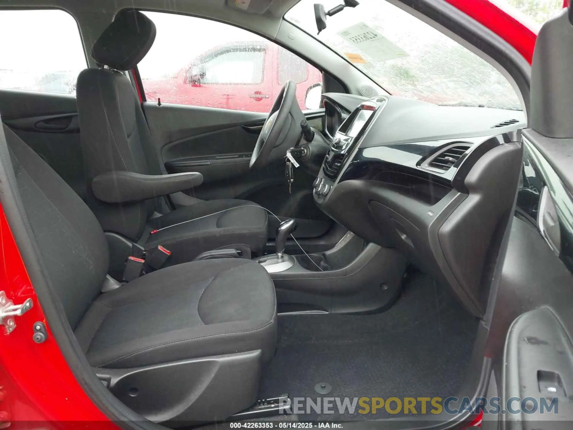 5 fotografías del automóvil dañado KL8CD6SA9KC728582 CHEVROLET SPARK 2019