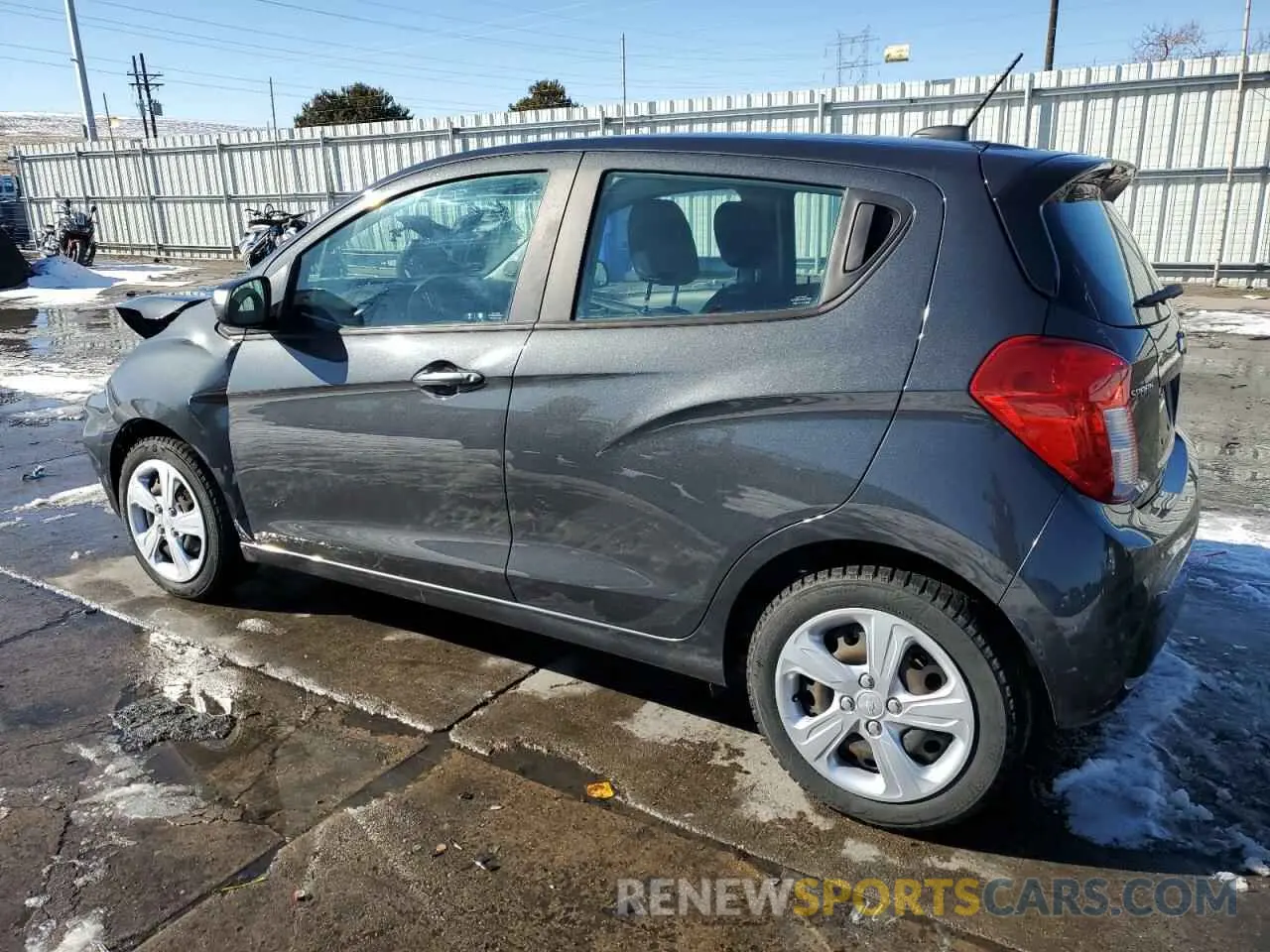 2 fotografías del automóvil dañado KL8CA6SA8LC433628 CHEVROLET SPARK 2020