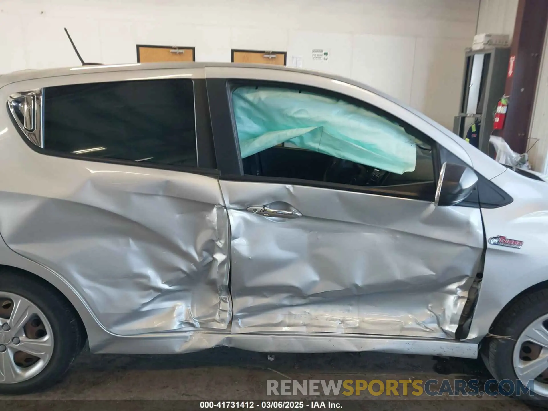 13 fotografías del automóvil dañado KL8CB6SA0LC419252 CHEVROLET SPARK 2020