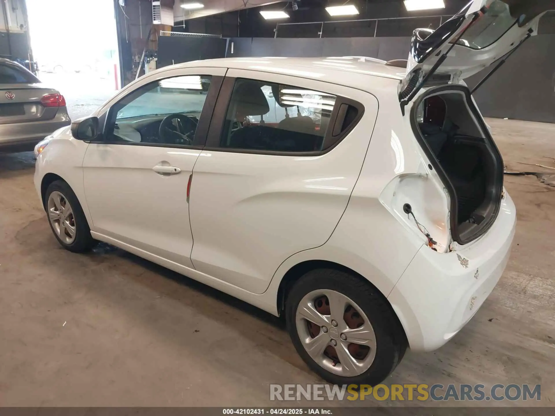 3 fotografías del automóvil dañado KL8CB6SA0LC423561 CHEVROLET SPARK 2020